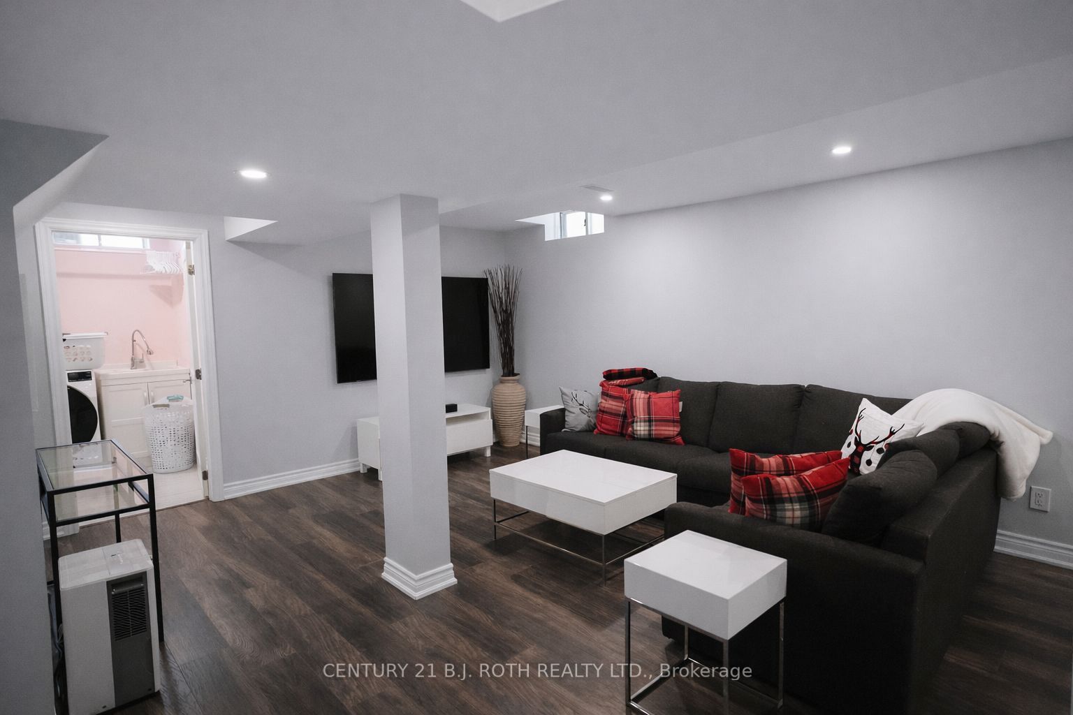 9 Laidlaw Drive N Property Photo 27