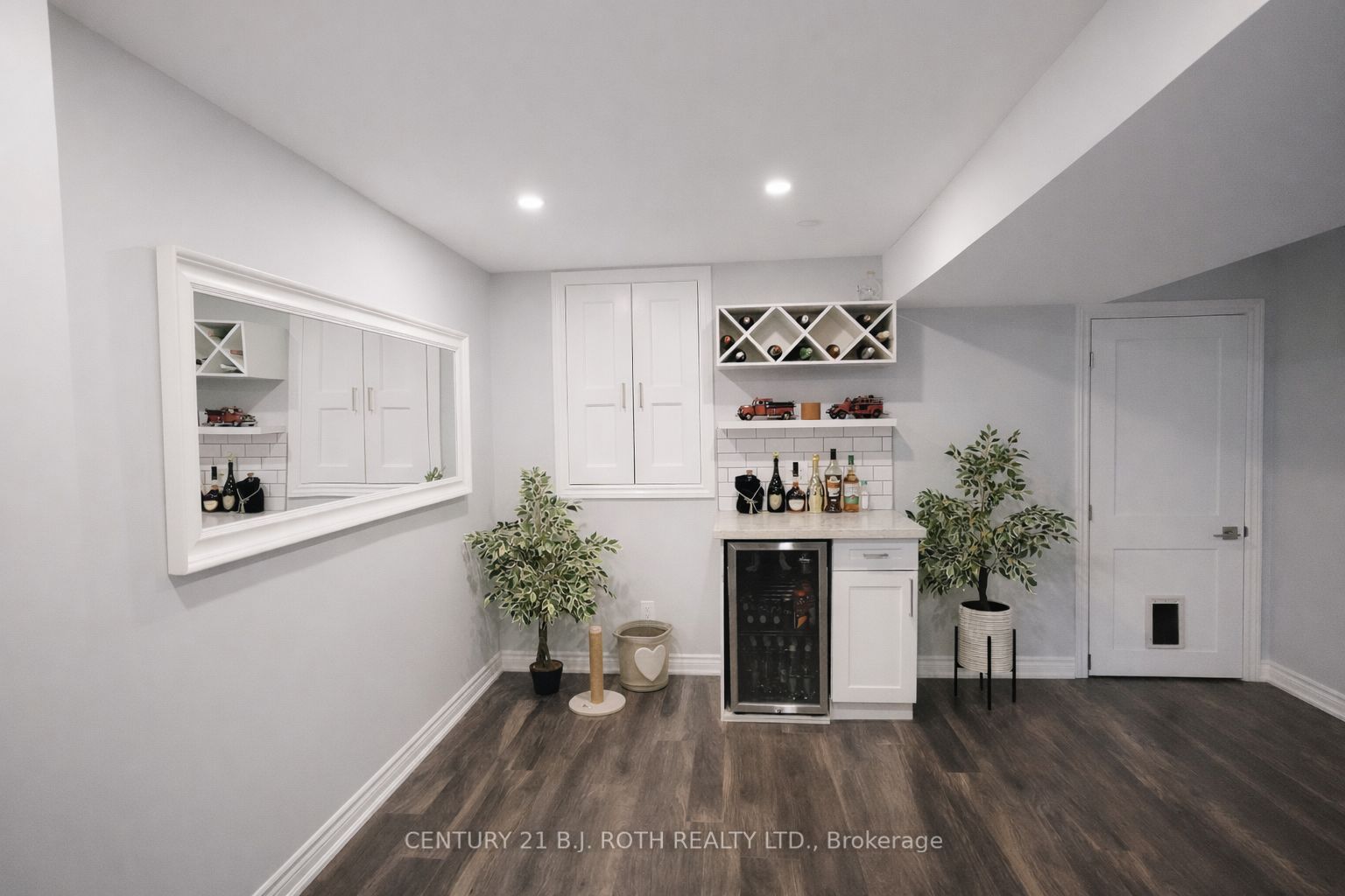 9 Laidlaw Drive N Property Photo 28