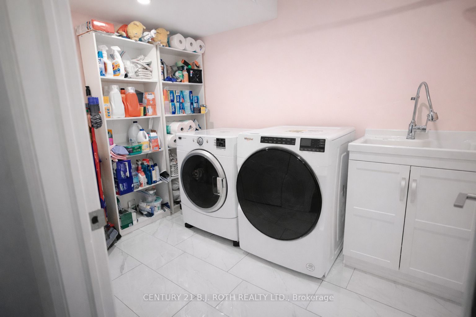 9 Laidlaw Drive N Property Photo 29