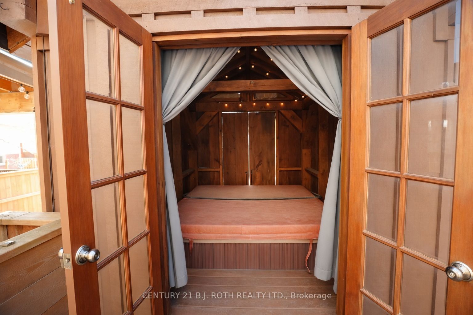 9 Laidlaw Drive N Property Photo 33
