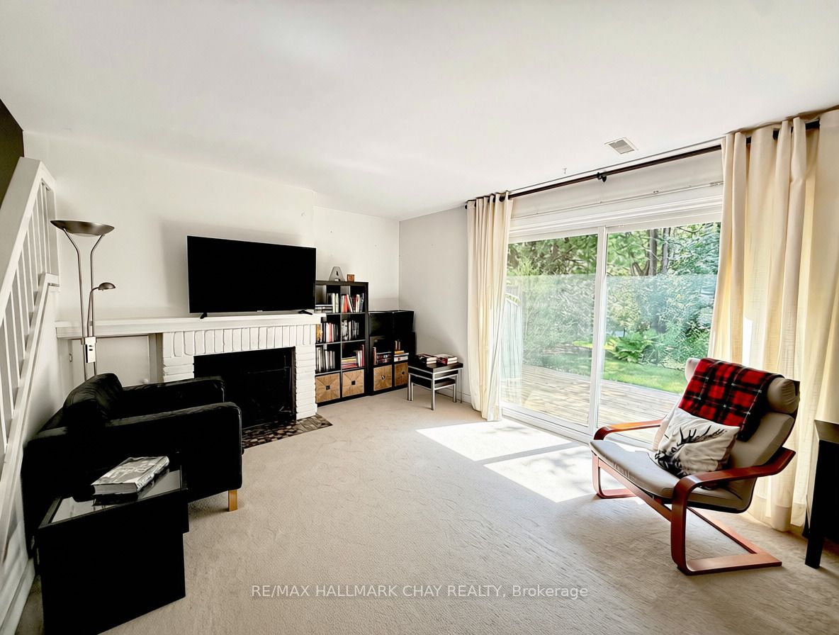 128 Escarpment Crescent 18 Property Photo 4