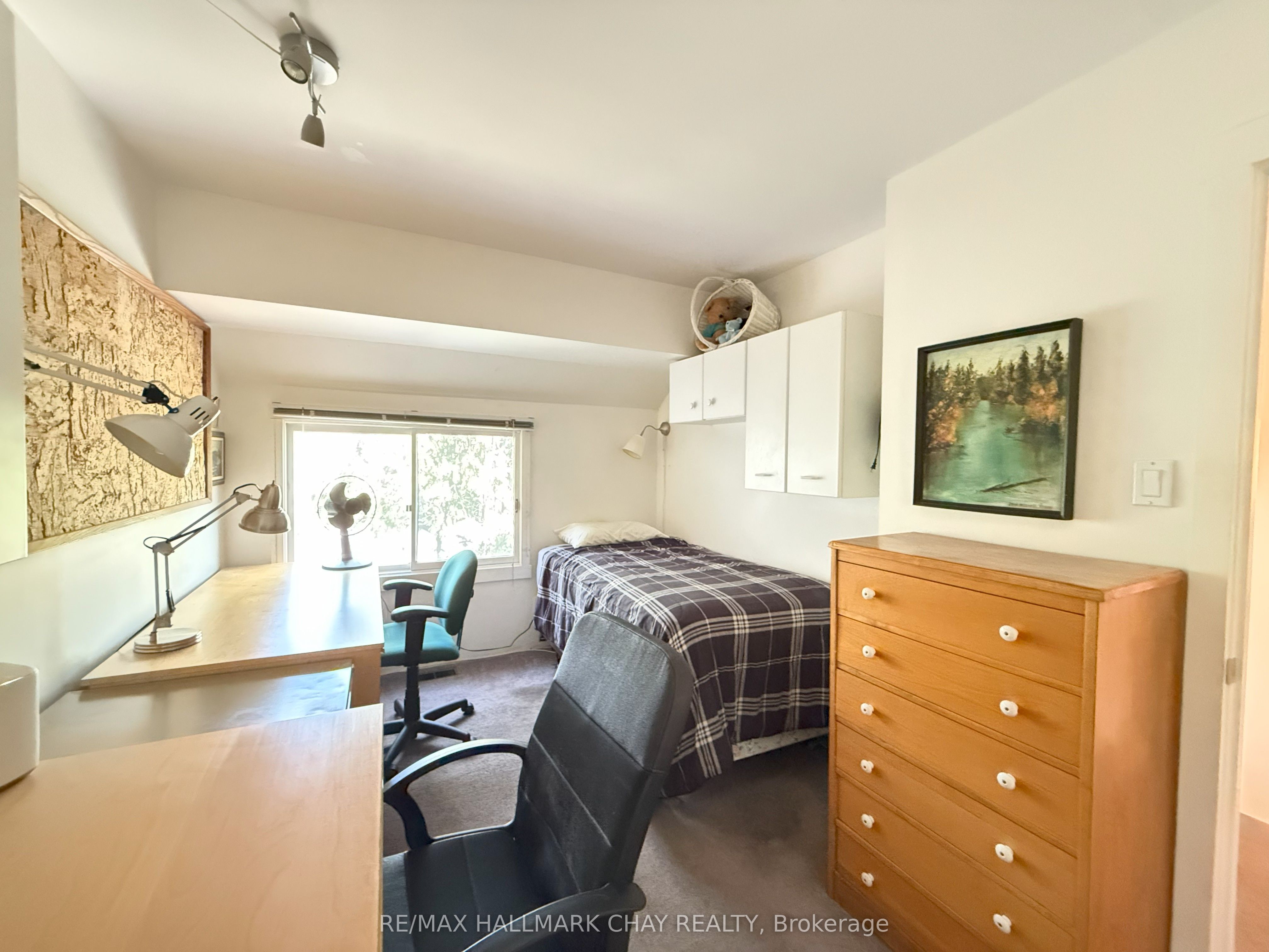 128 Escarpment Crescent 18 Property Photo 10