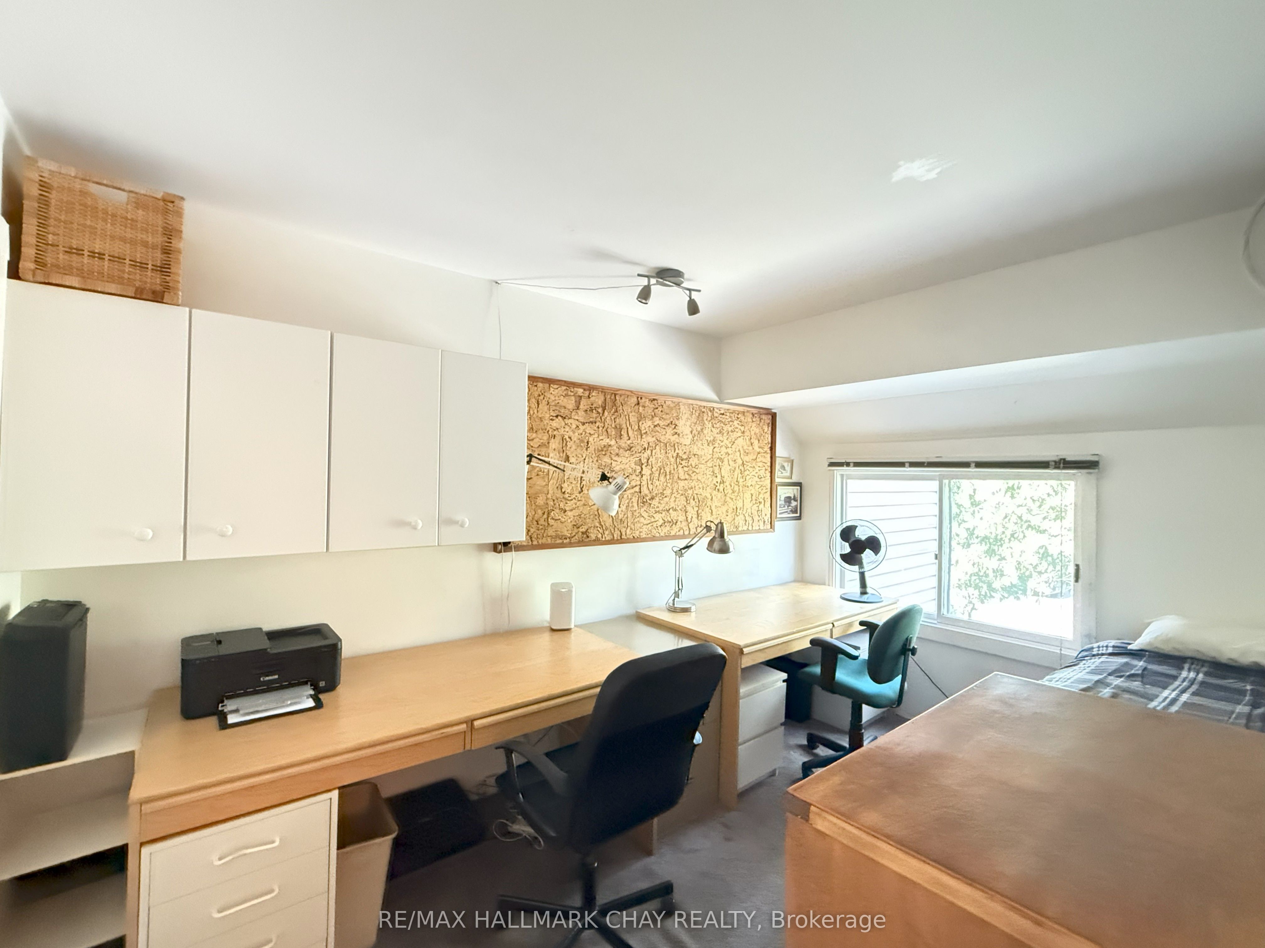 128 Escarpment Crescent 18 Property Photo 11