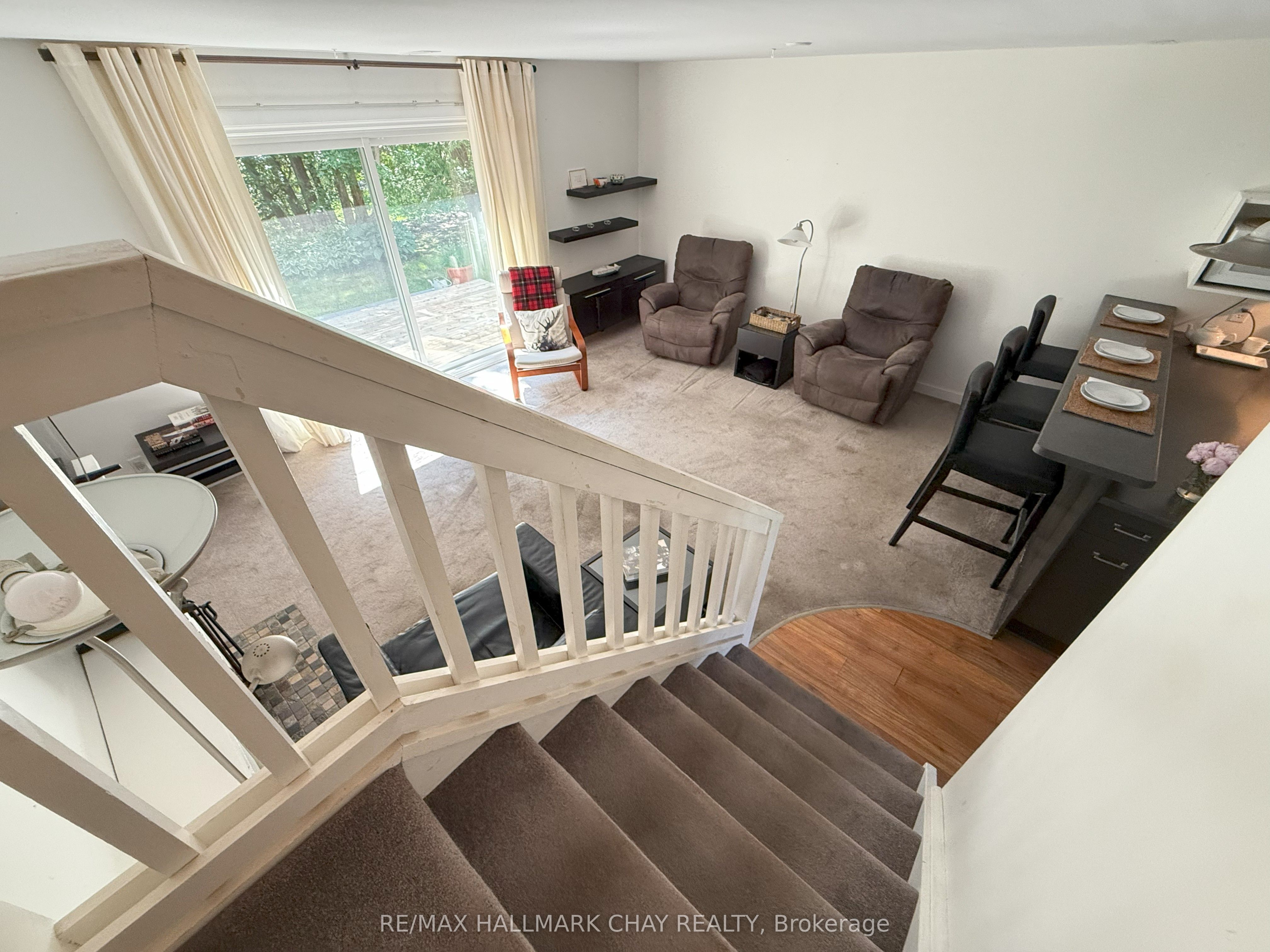 128 Escarpment Crescent 18 Property Photo 13