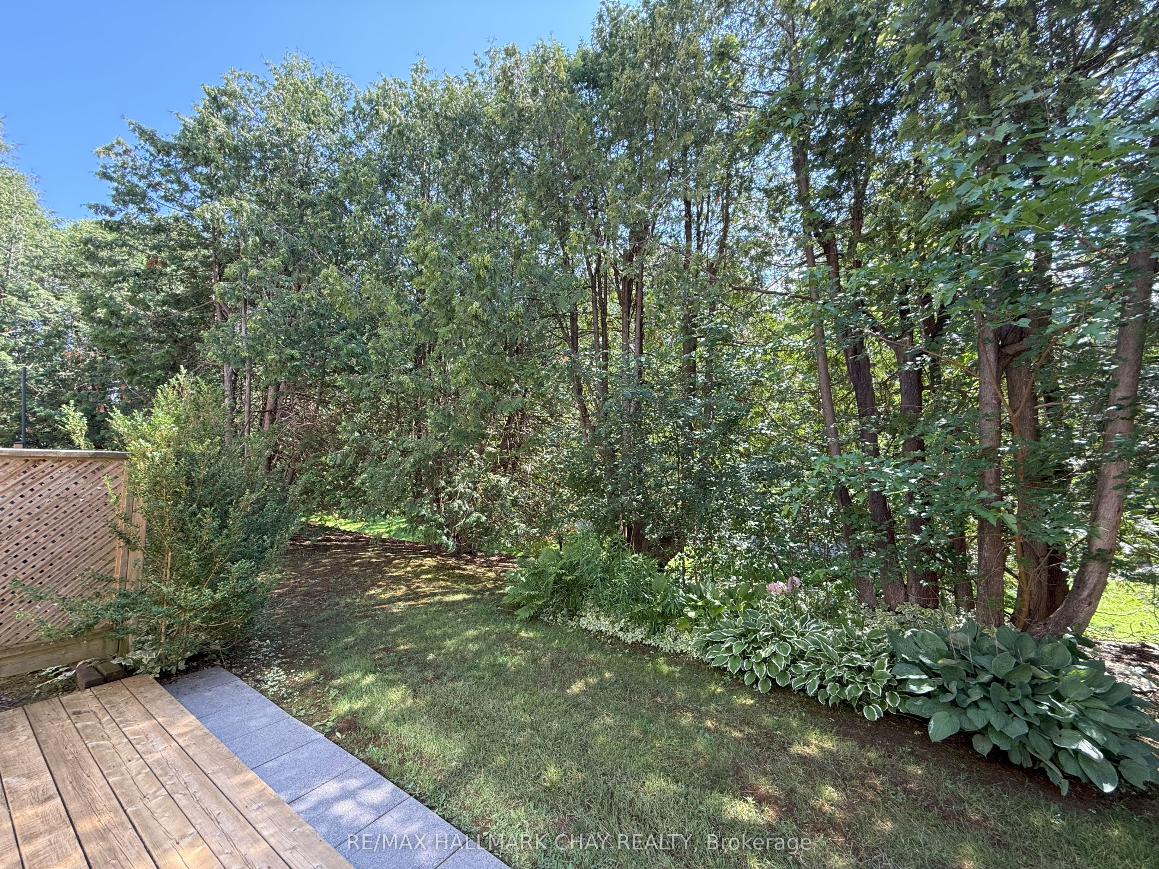 128 Escarpment Crescent 18 Property Photo 14