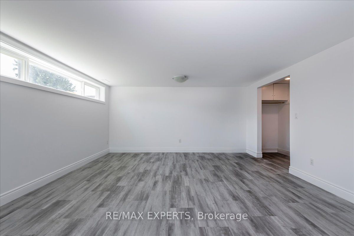 7 Willow Street Property Photo 3