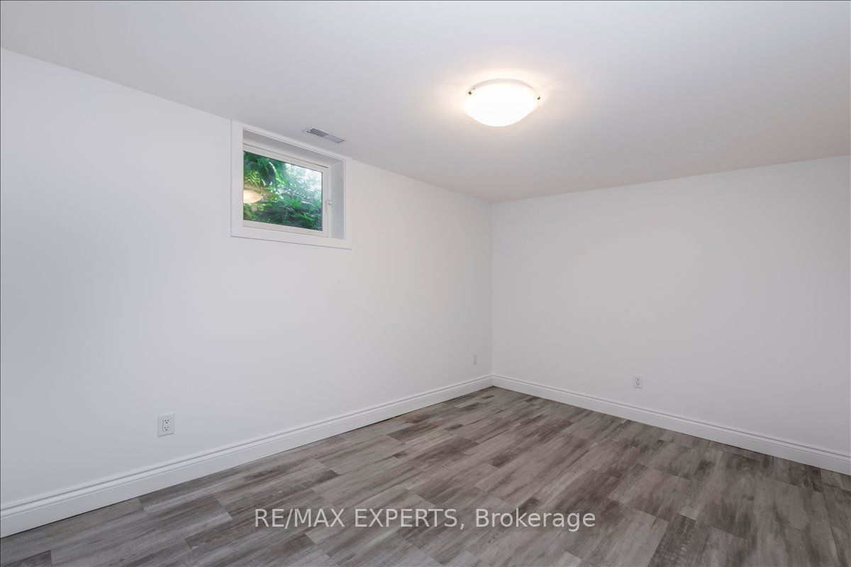 7 Willow Street Property Photo 5