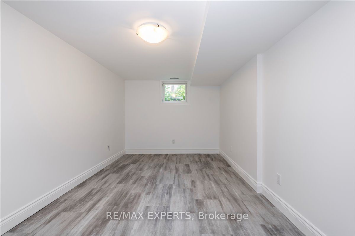 7 Willow Street Property Photo 7