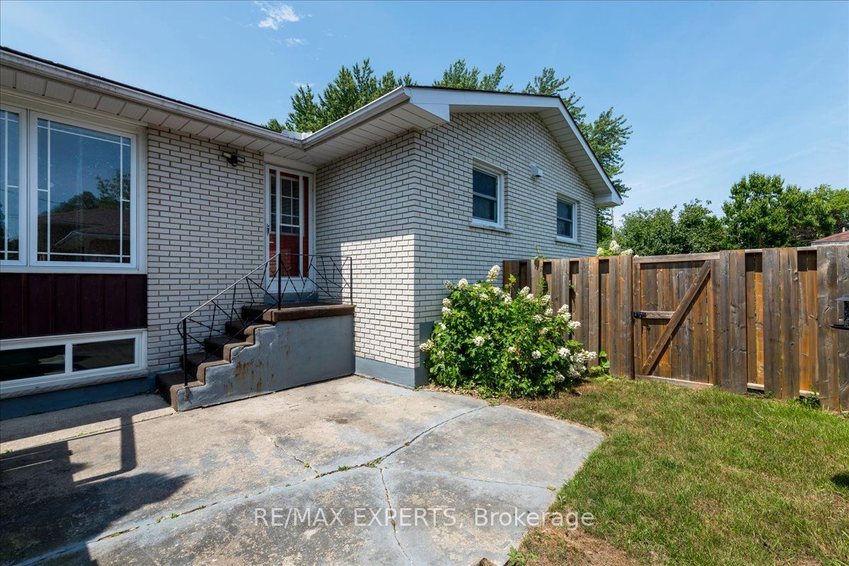 7 Willow Street Property Photo 17
