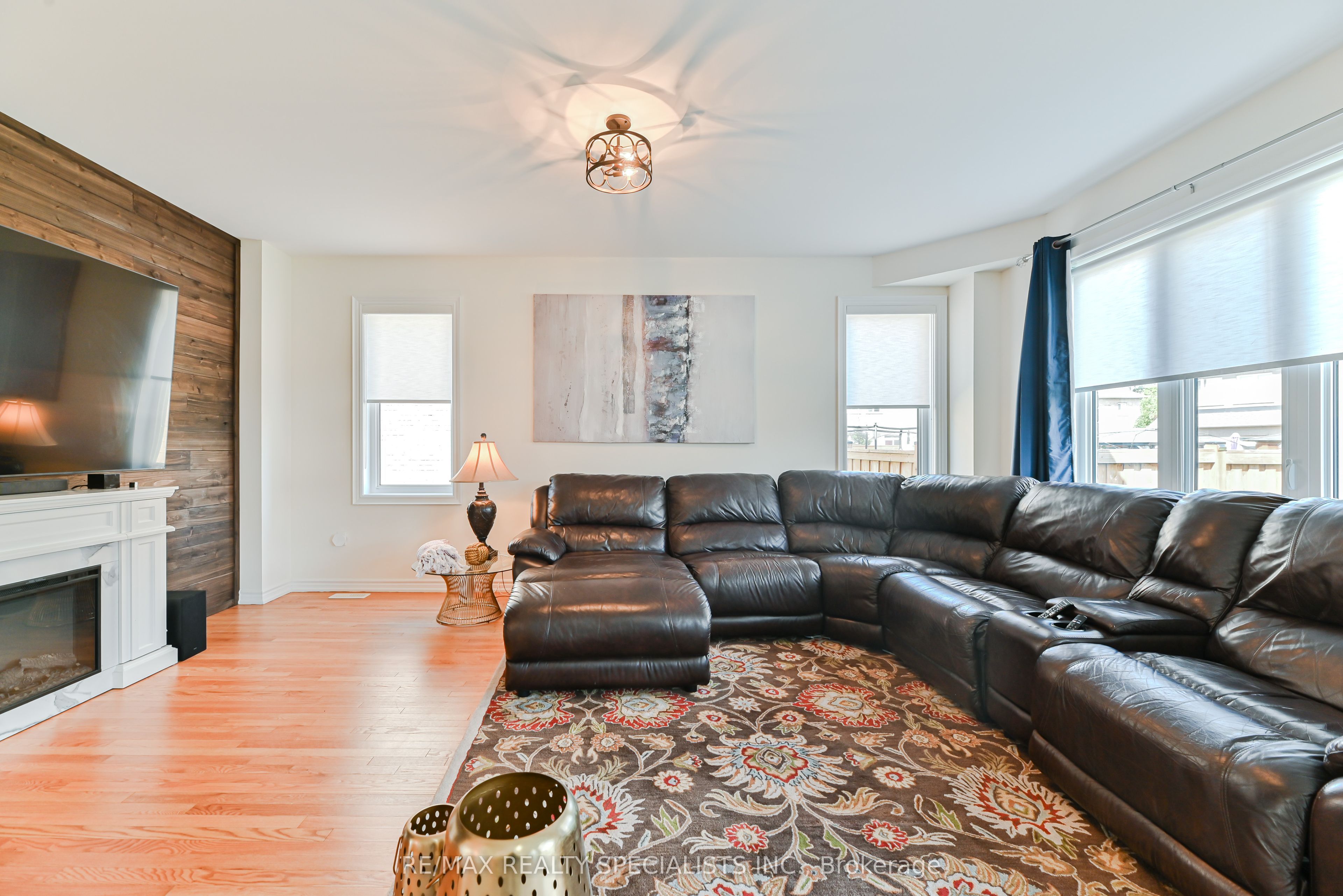 9 Academy Avenue Property Photo 11
