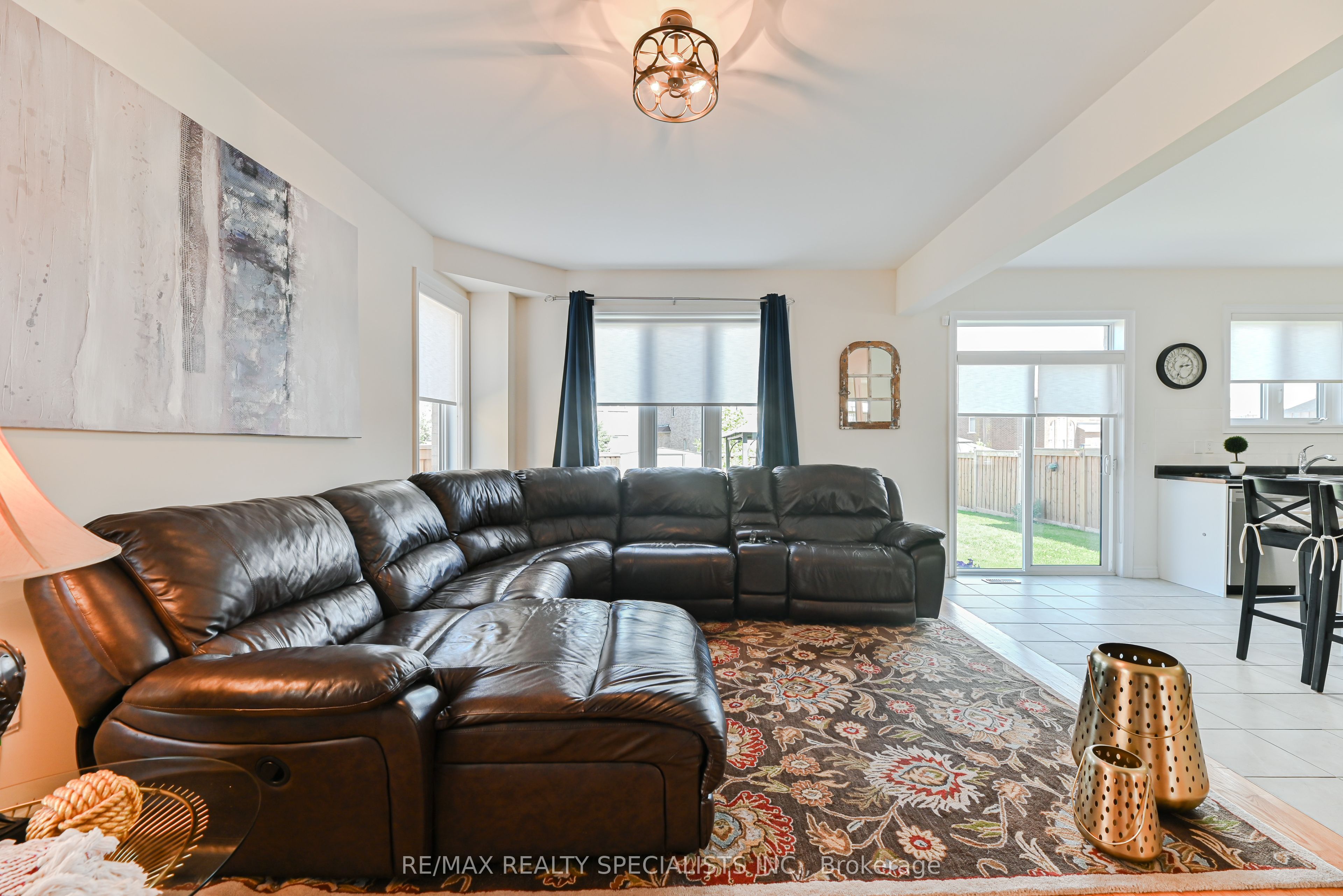 9 Academy Avenue Property Photo 15