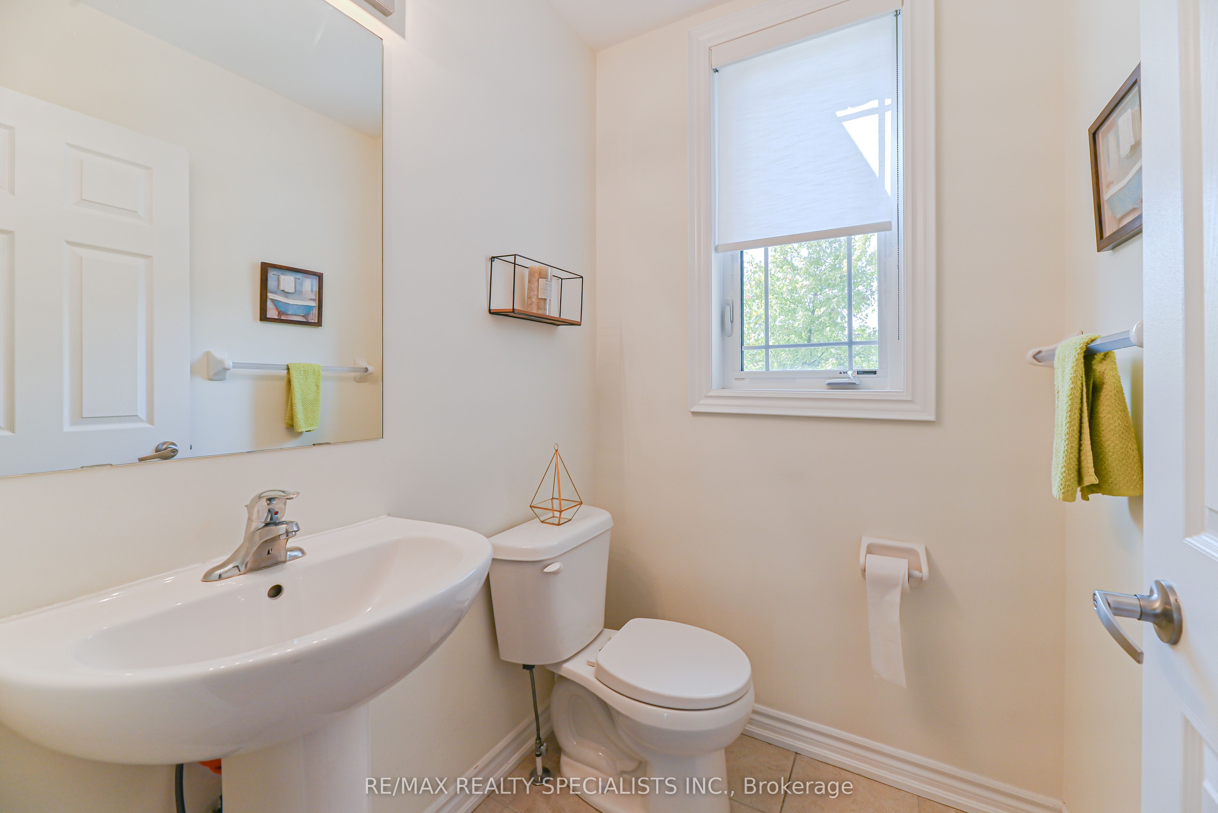 9 Academy Avenue Property Photo 21