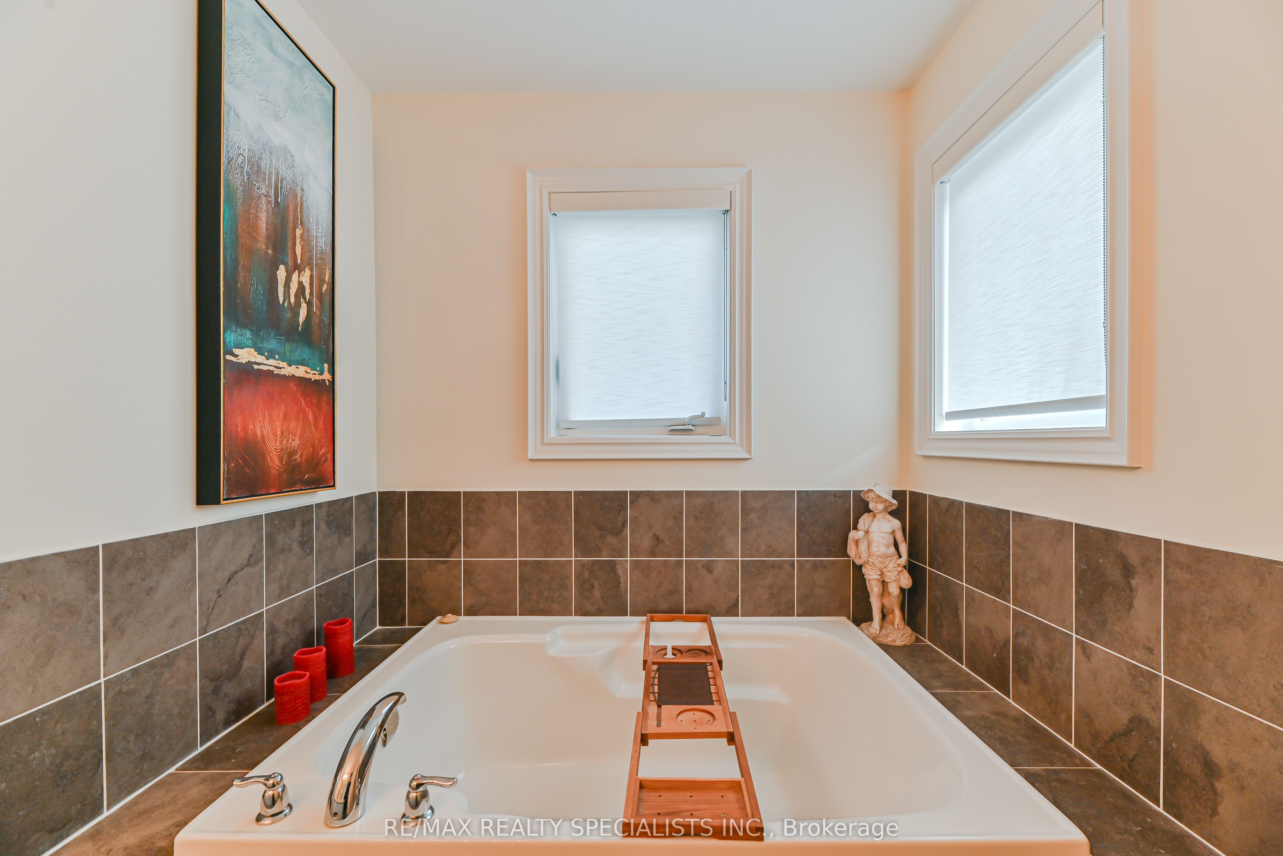9 Academy Avenue Property Photo 27