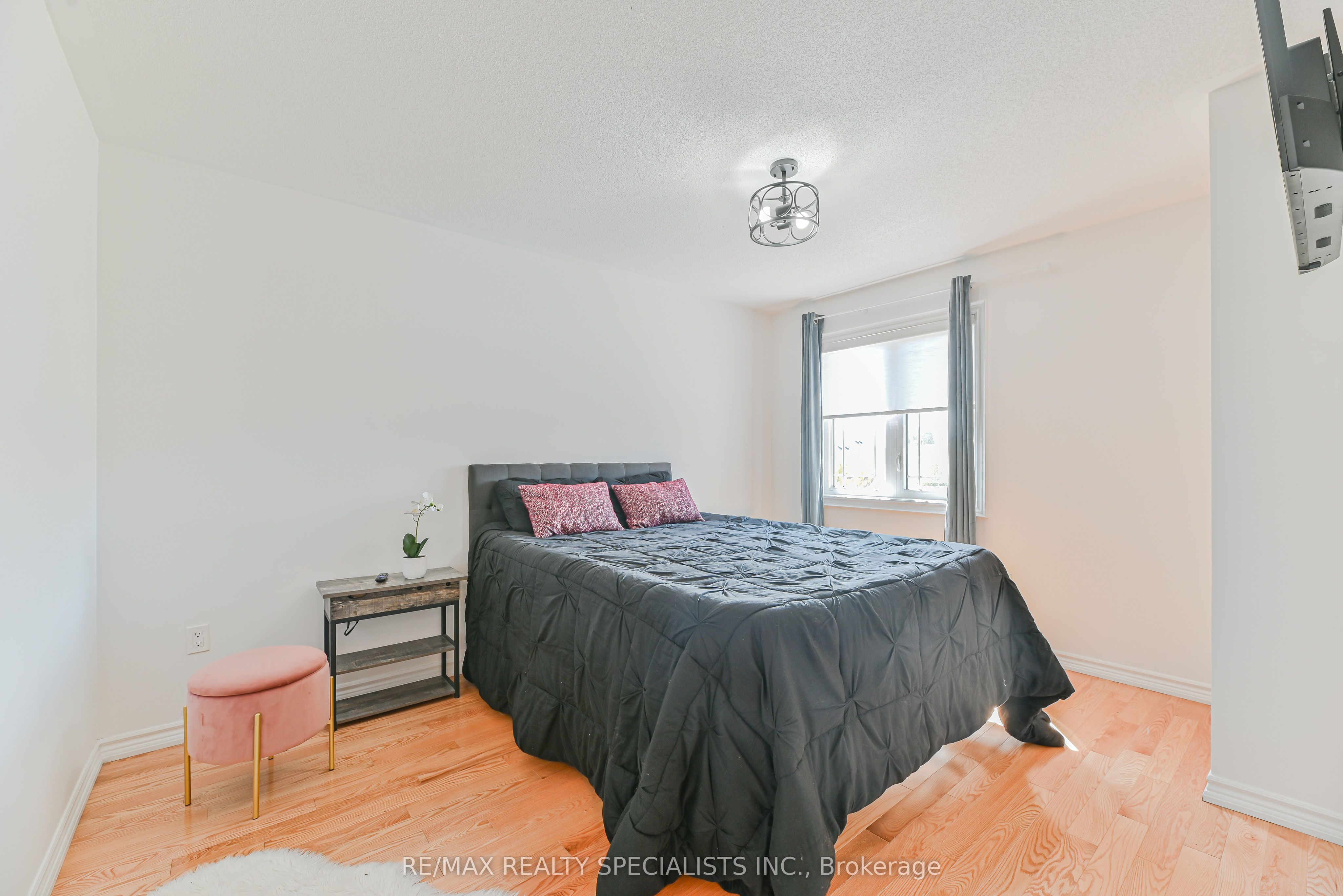 9 Academy Avenue Property Photo 34