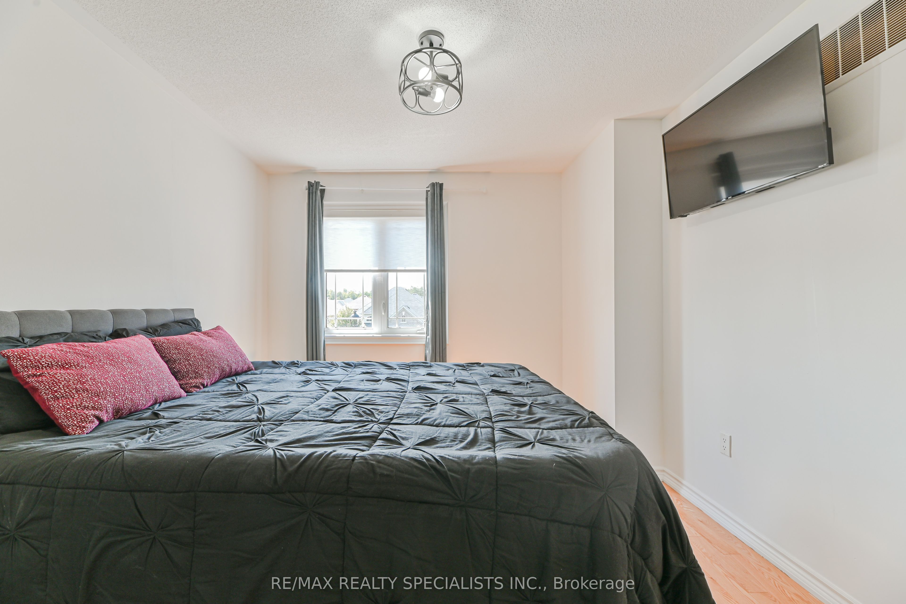 9 Academy Avenue Property Photo 35