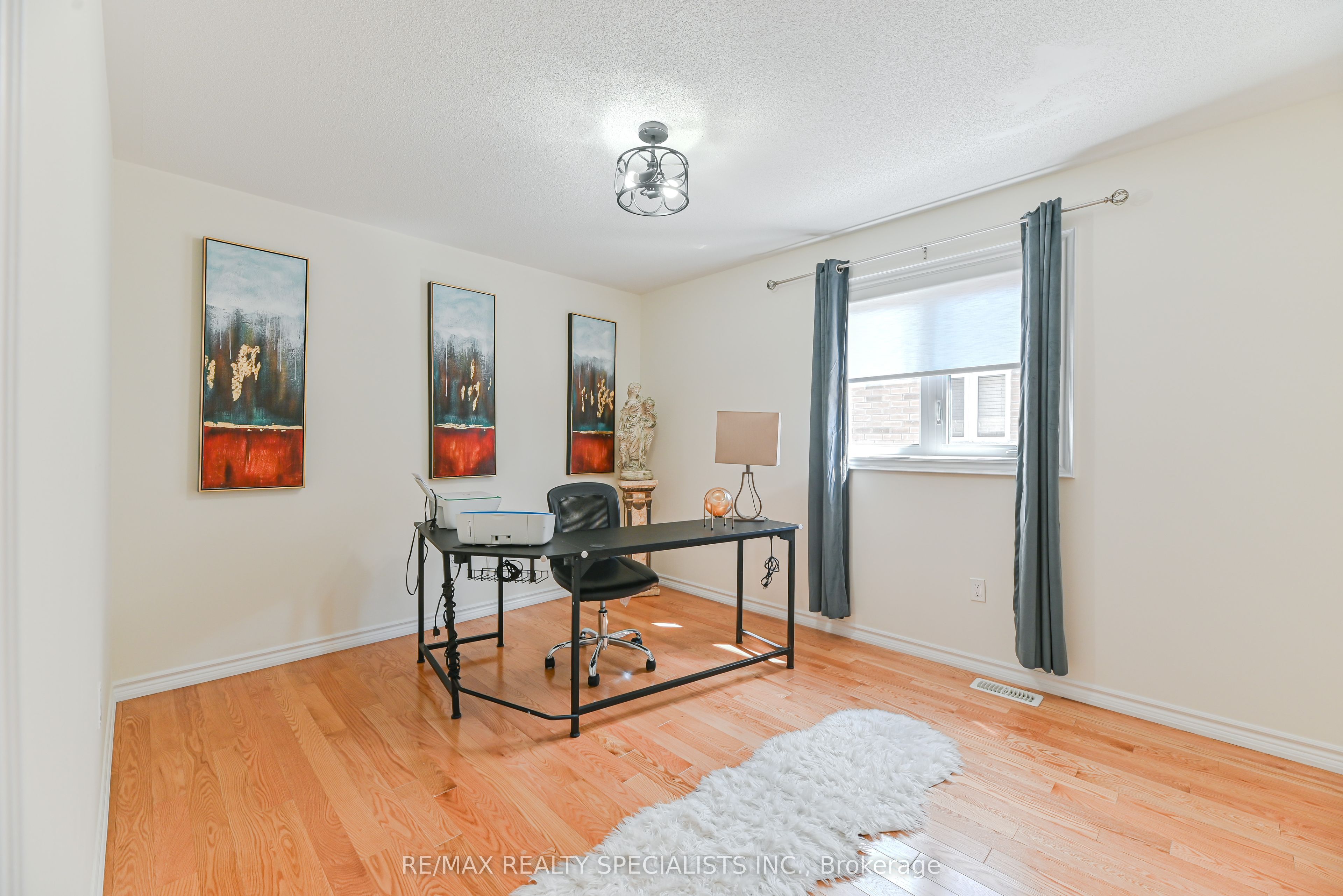 9 Academy Avenue Property Photo 37