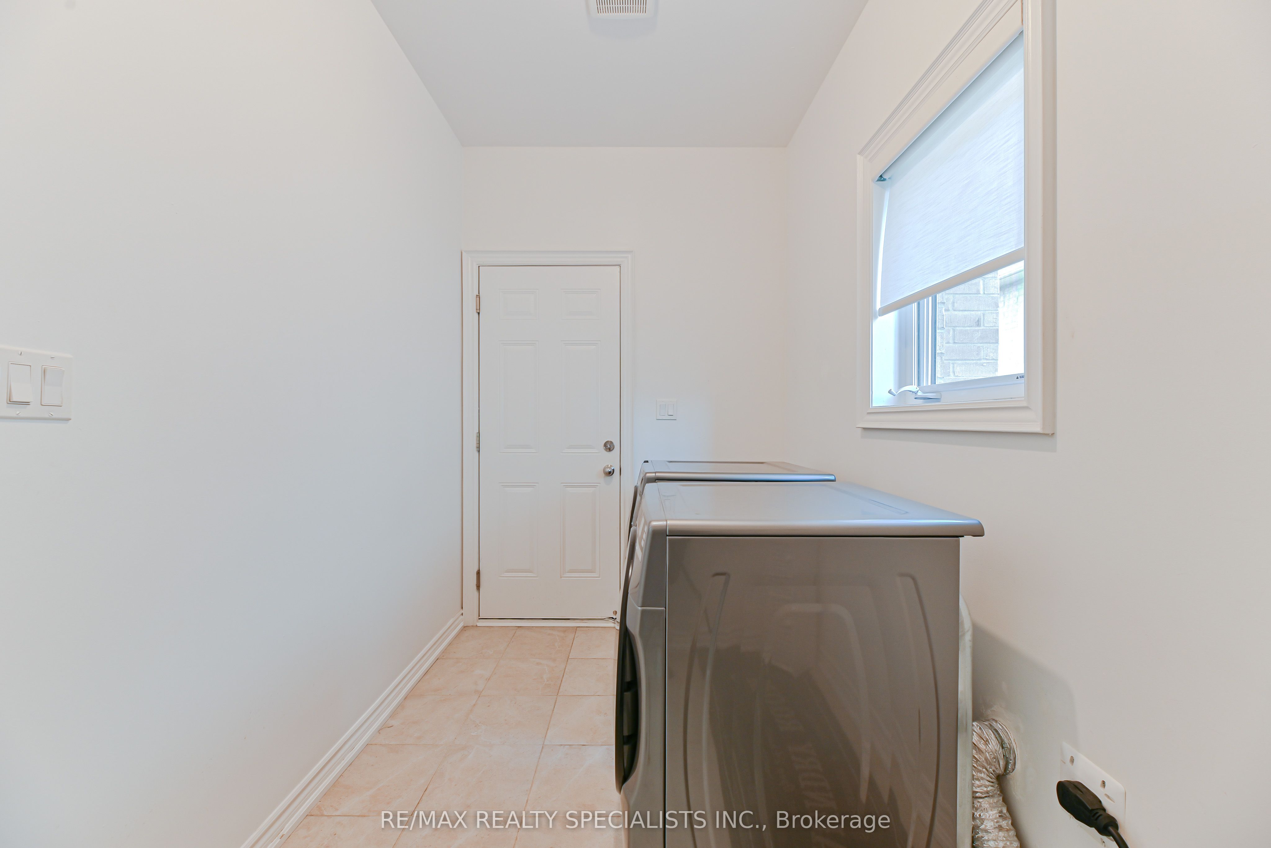 9 Academy Avenue Property Photo 42