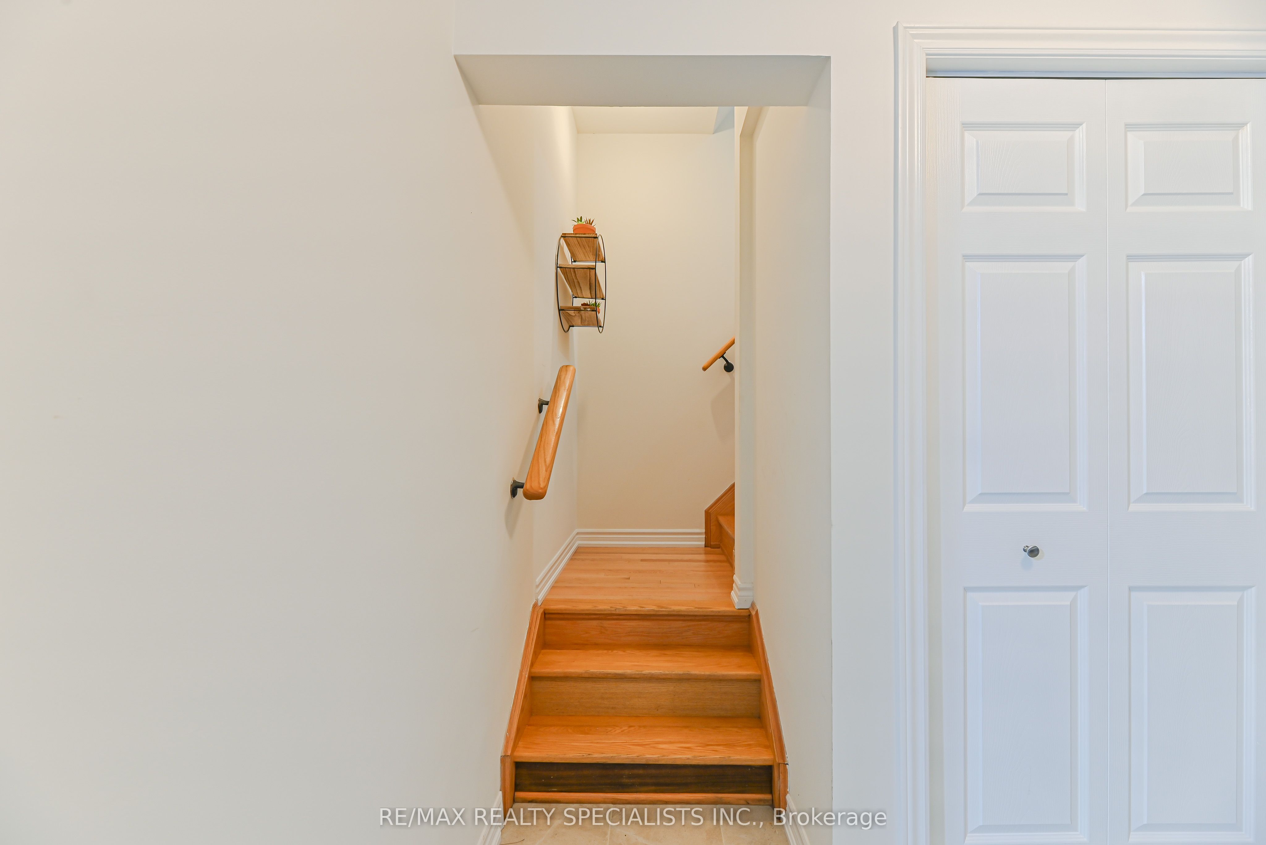 9 Academy Avenue Property Photo 43