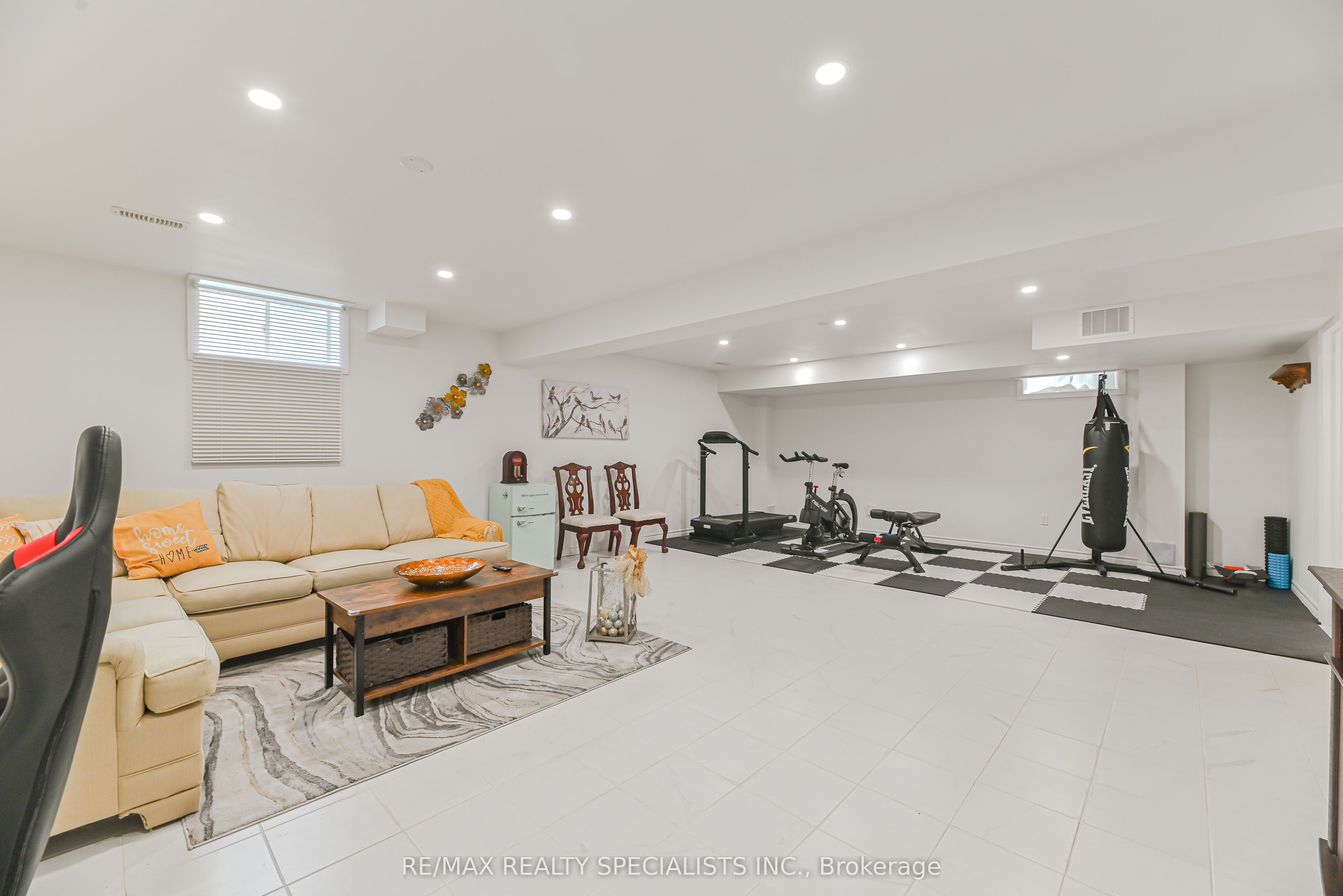 9 Academy Avenue Property Photo 45