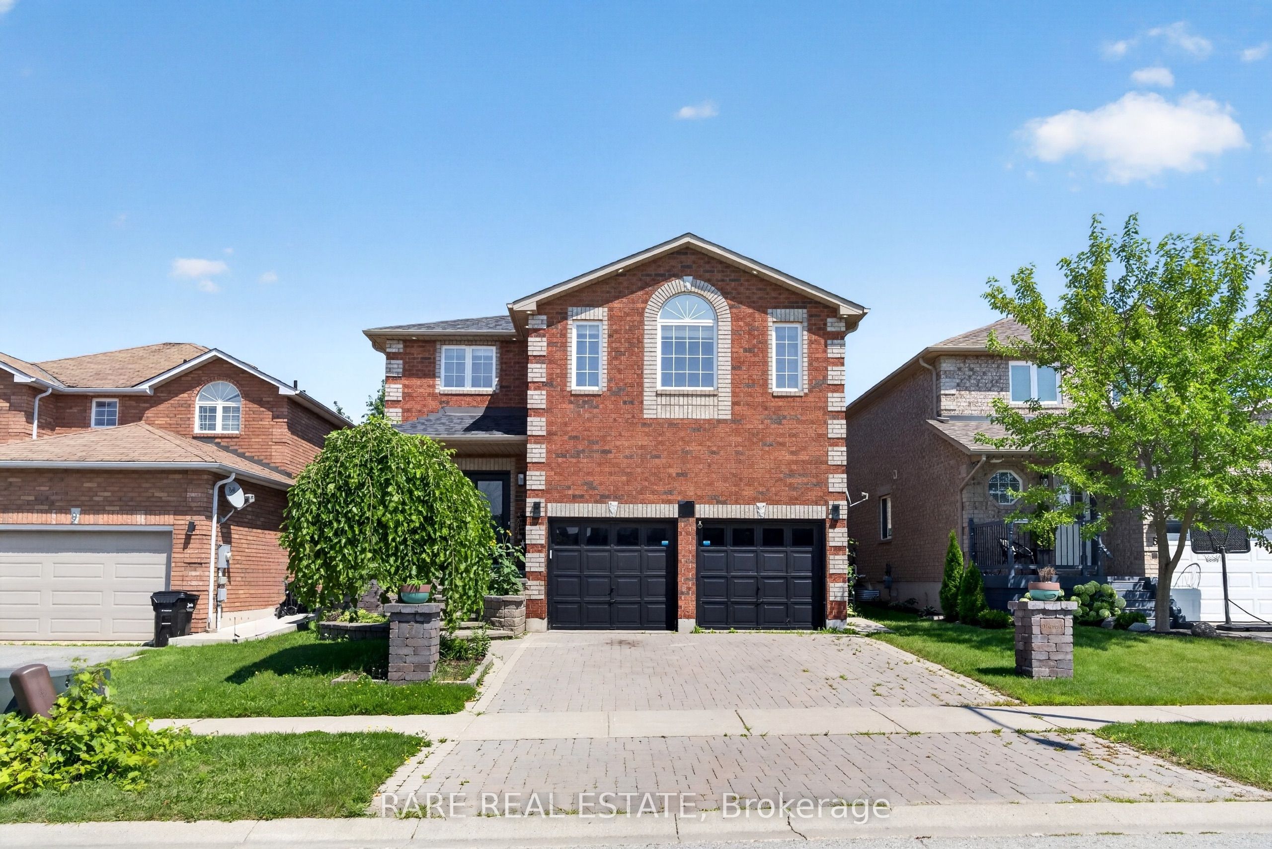 7 Michelle Drive Property Photo 2