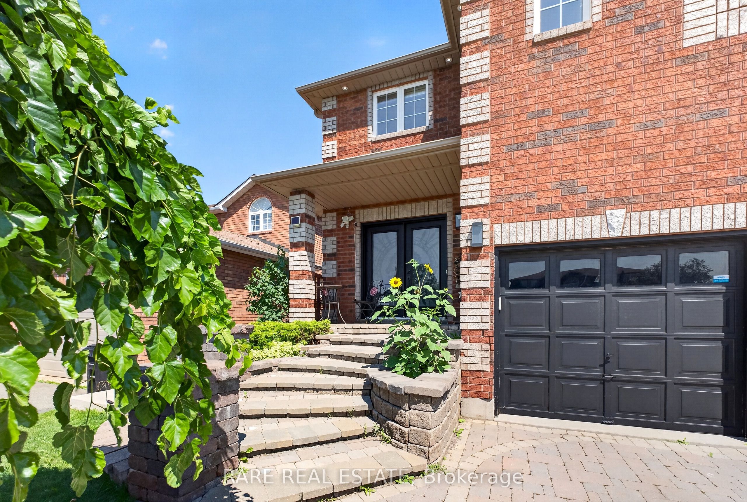7 Michelle Drive Property Photo 4