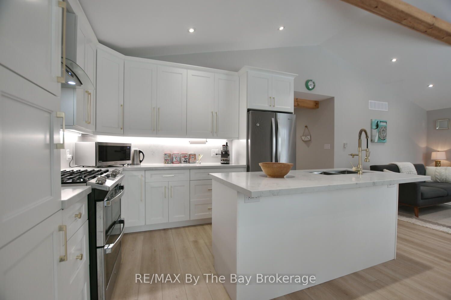 16 Caribbean Drive Property Photo 18