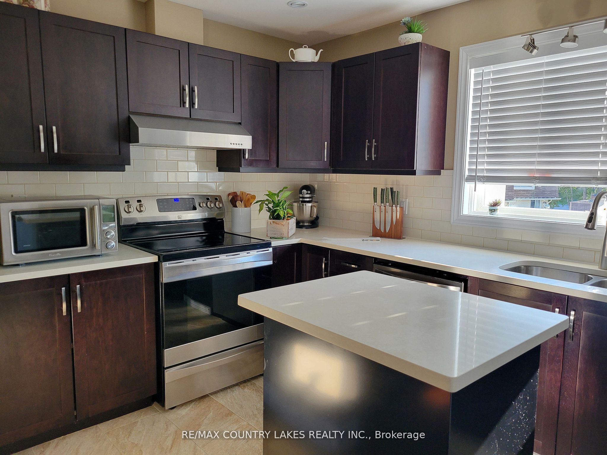 4 Paradise Boulevard 11 Property Photo 25