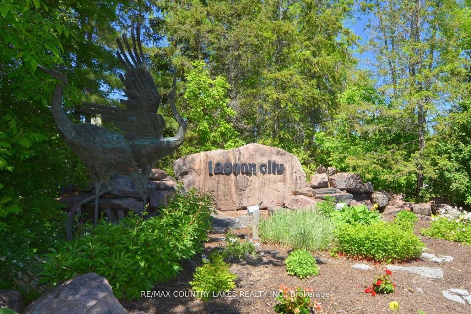 4 Paradise Boulevard 11 Property Photo 43