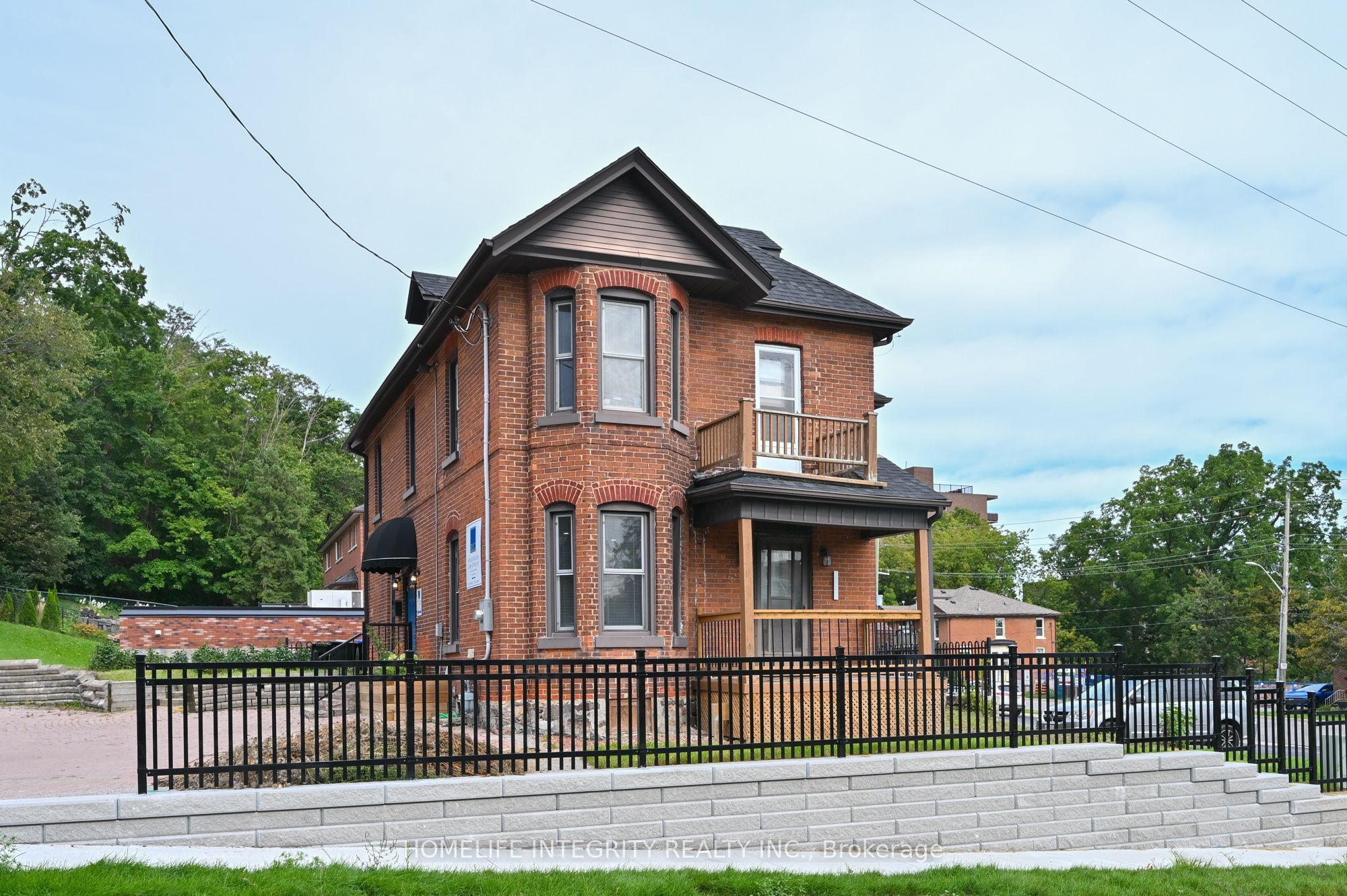 25 Berczy Street Property Photo 2
