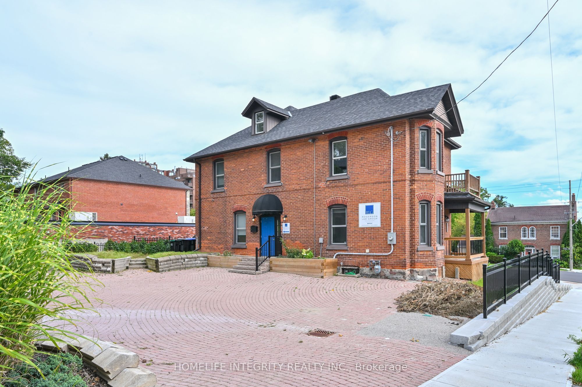 25 Berczy Street Property Photo 3