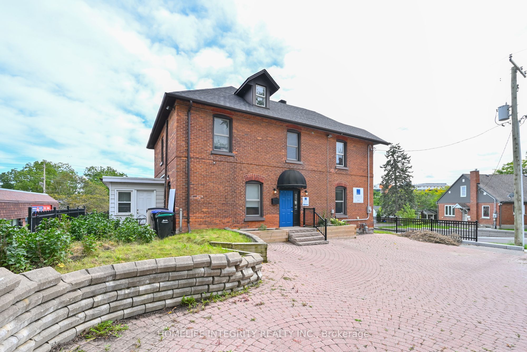 25 Berczy Street Property Photo 5