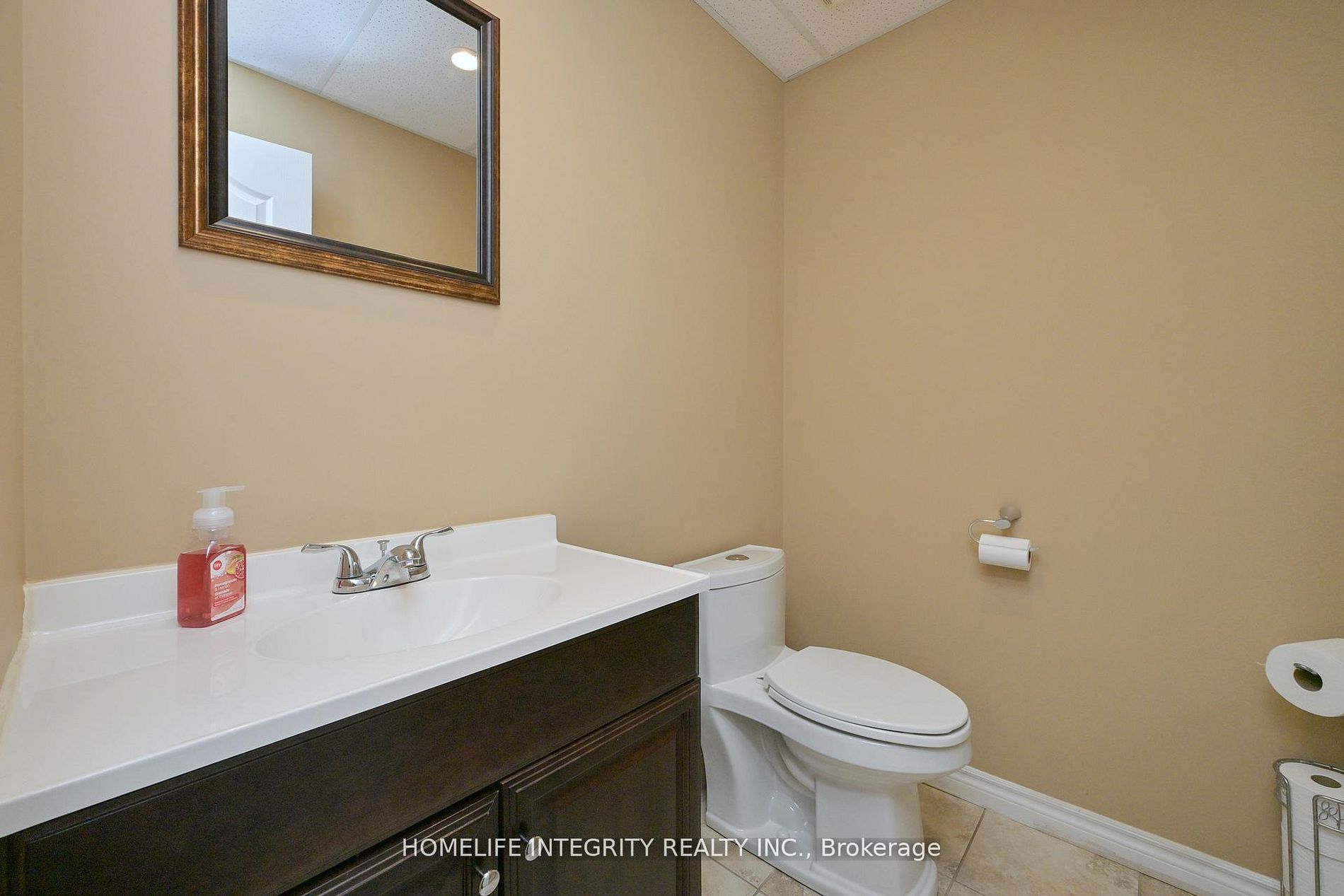 25 Berczy Street Property Photo 11