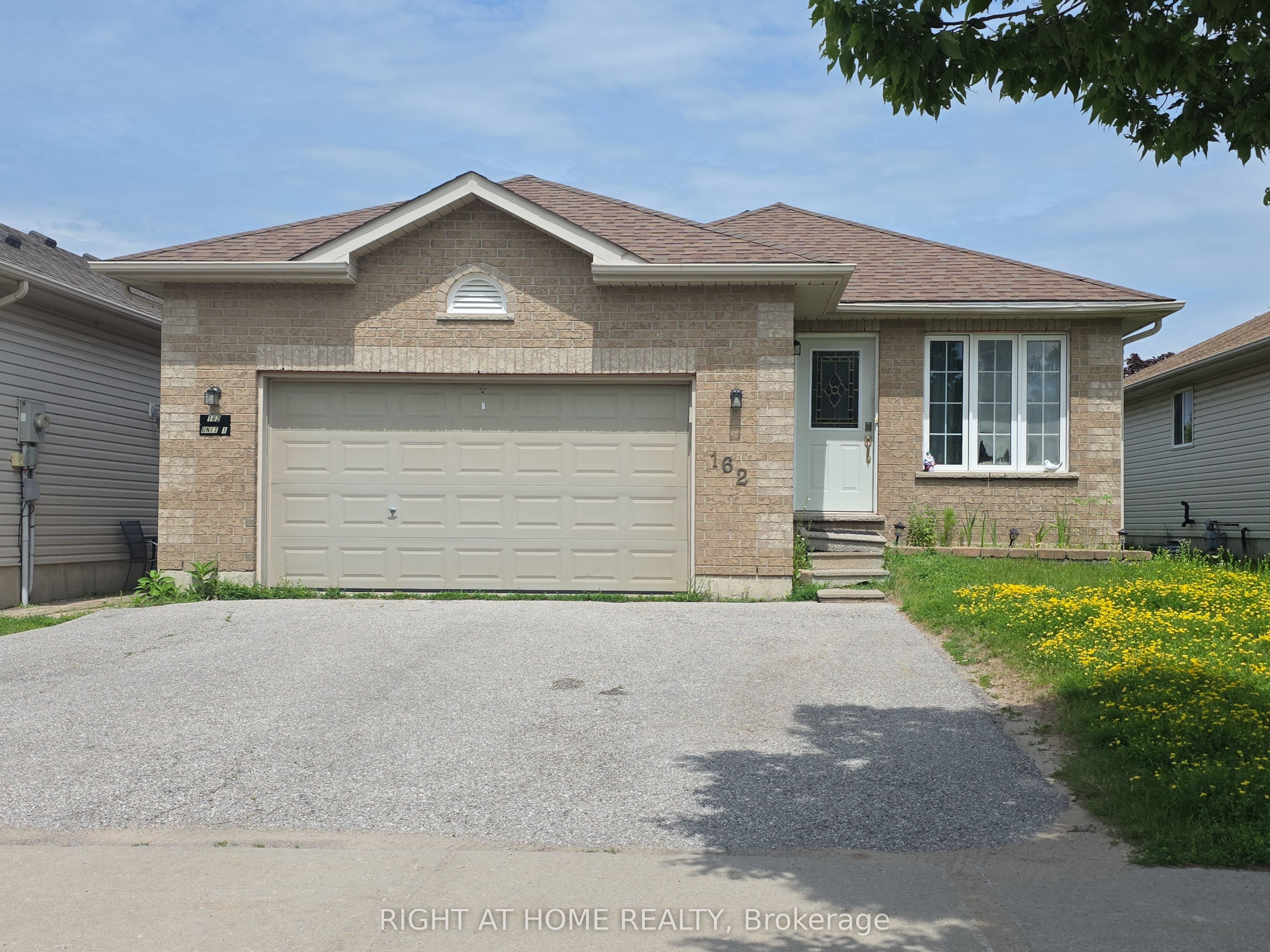 162 Hanmer Street E Property Photo 1