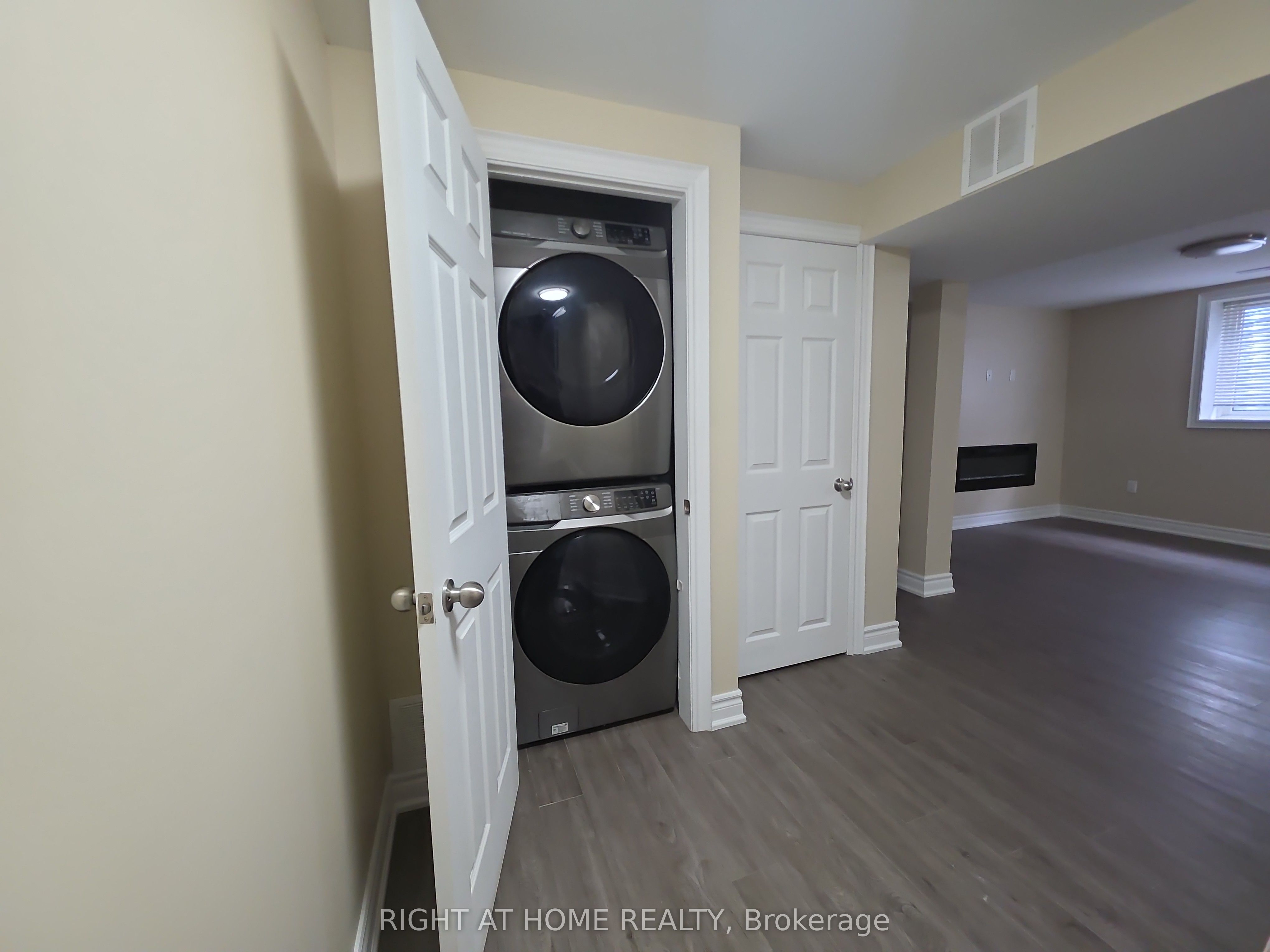 162 Hanmer Street E Property Photo 9