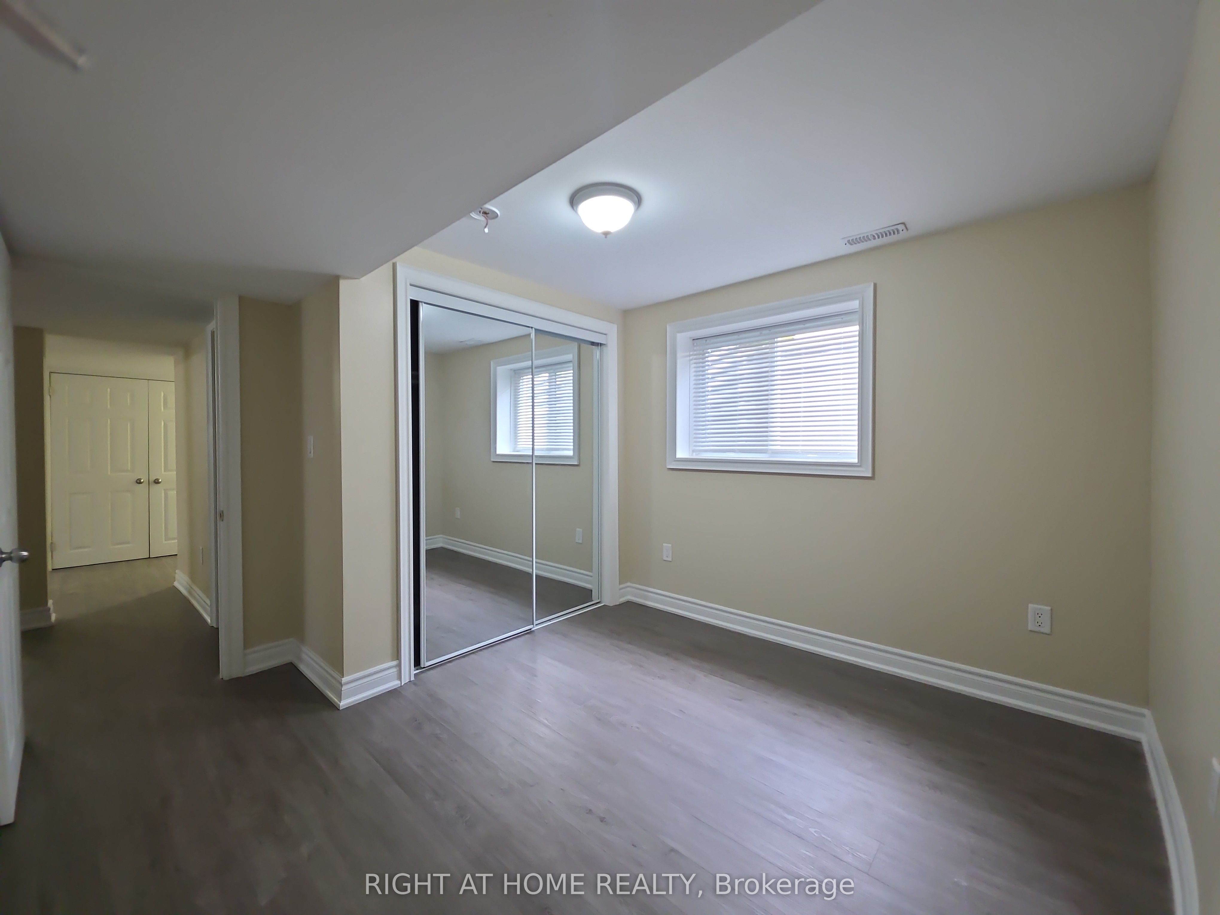 162 Hanmer Street E Property Photo 11