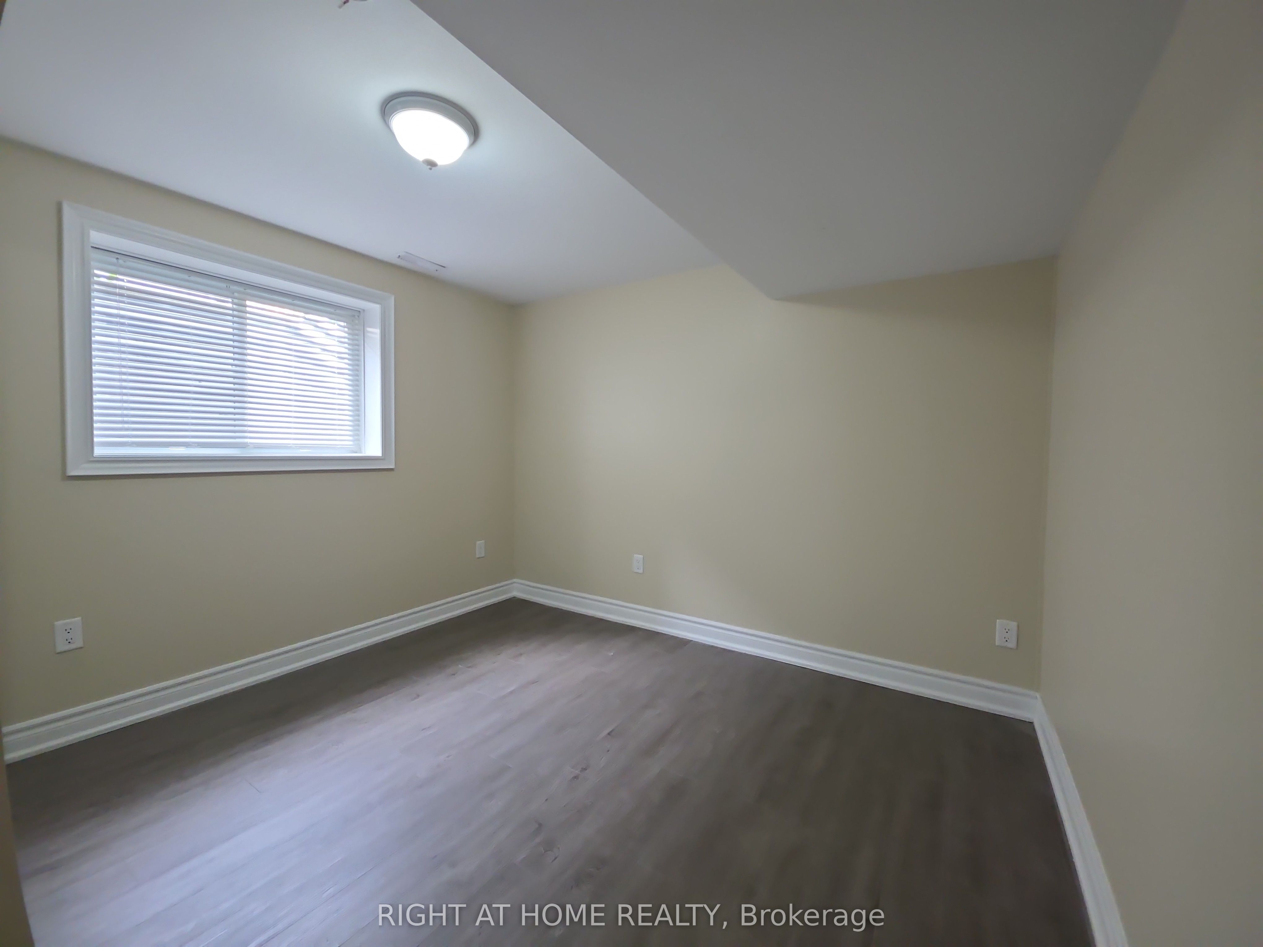 162 Hanmer Street E Property Photo 12