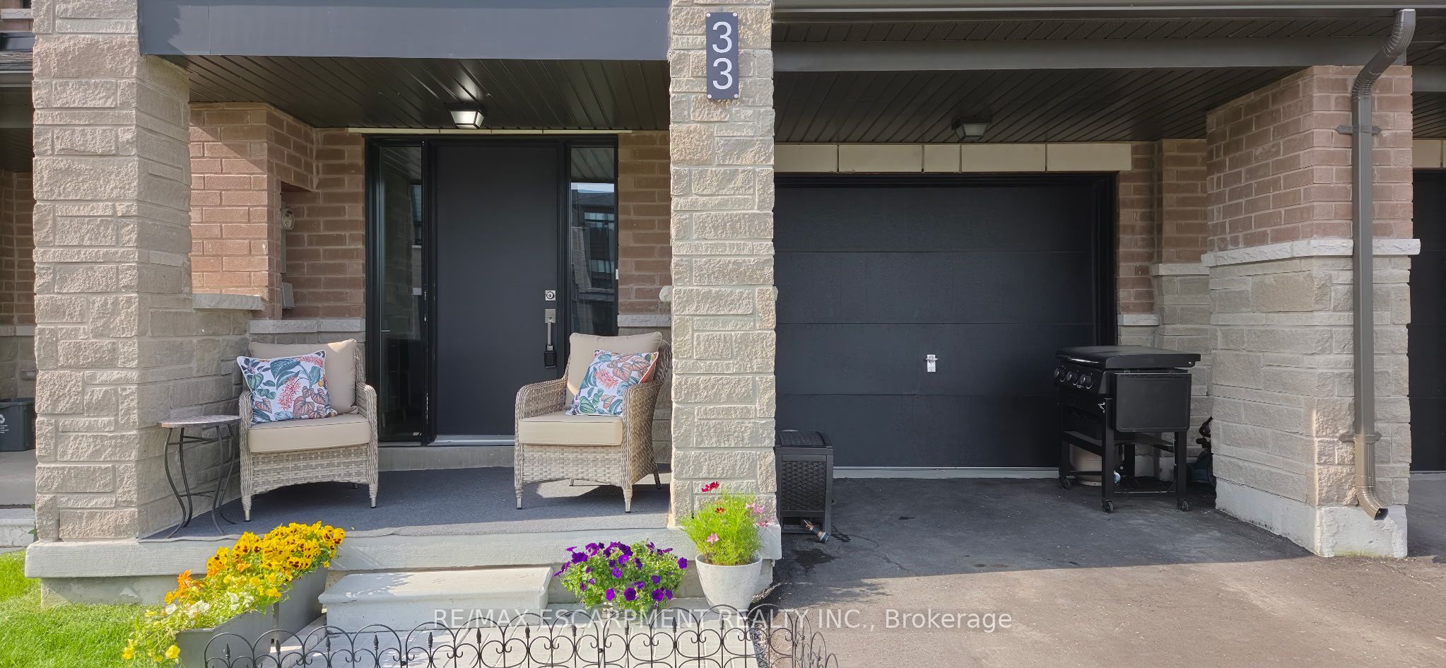 33 Red Maple Lane Property Photo 1