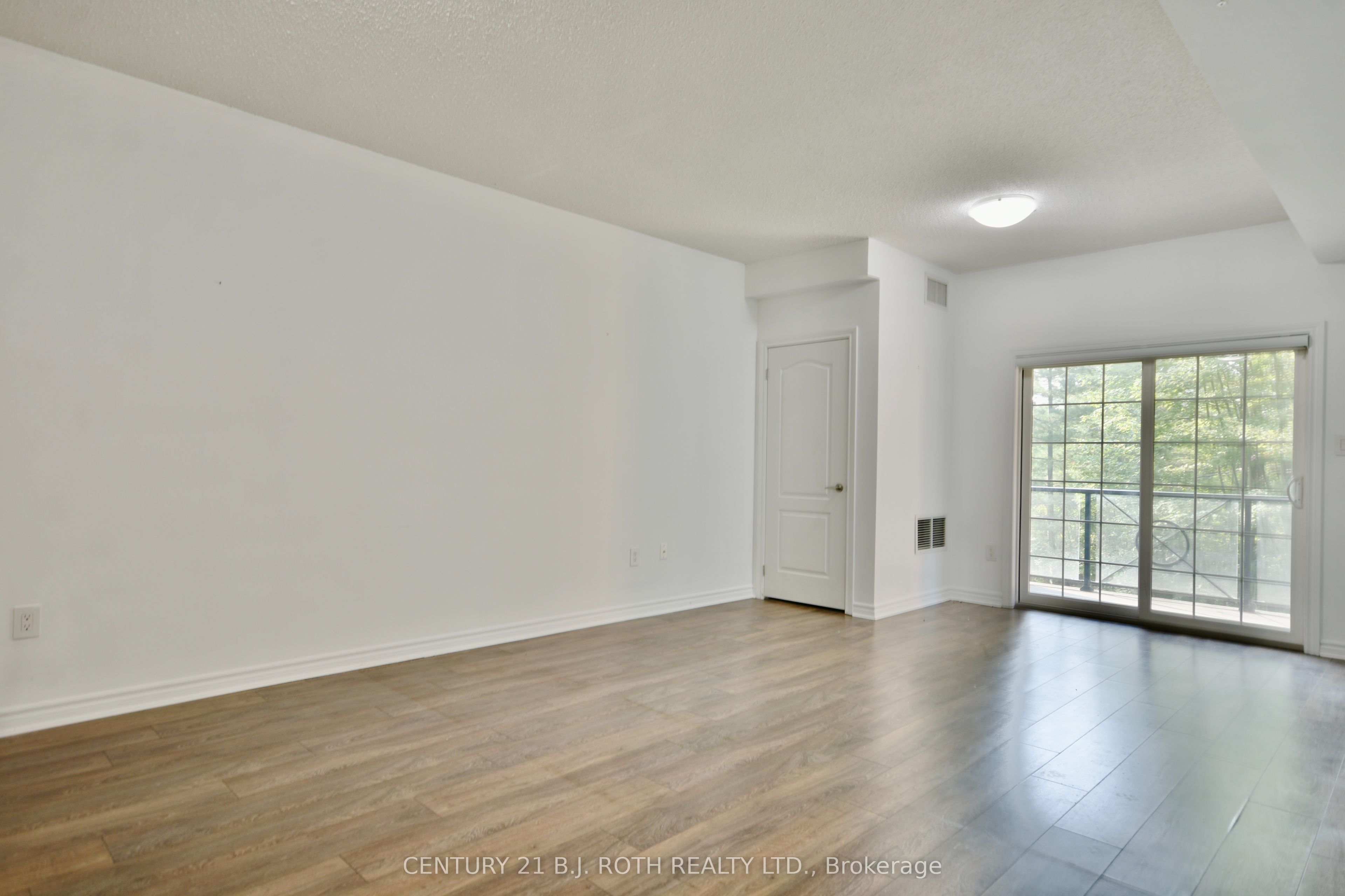 43 Ferndale Drive S 104 Property Photo 13