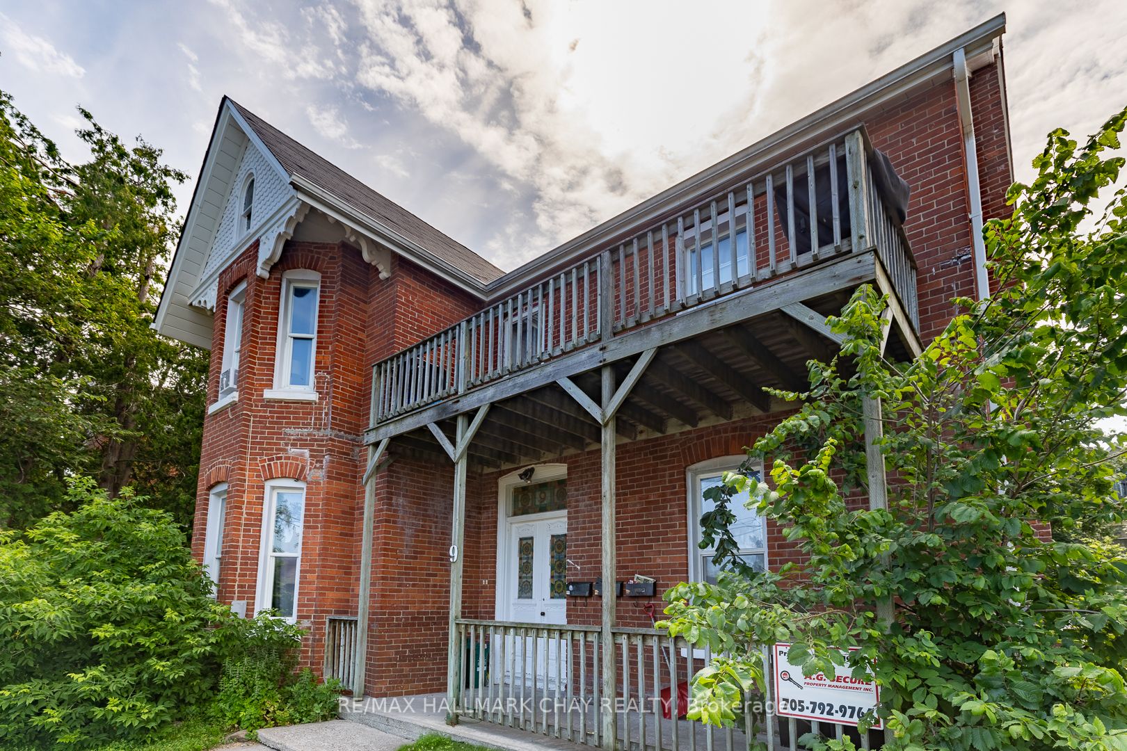 9 Penetang Street Property Photo 2
