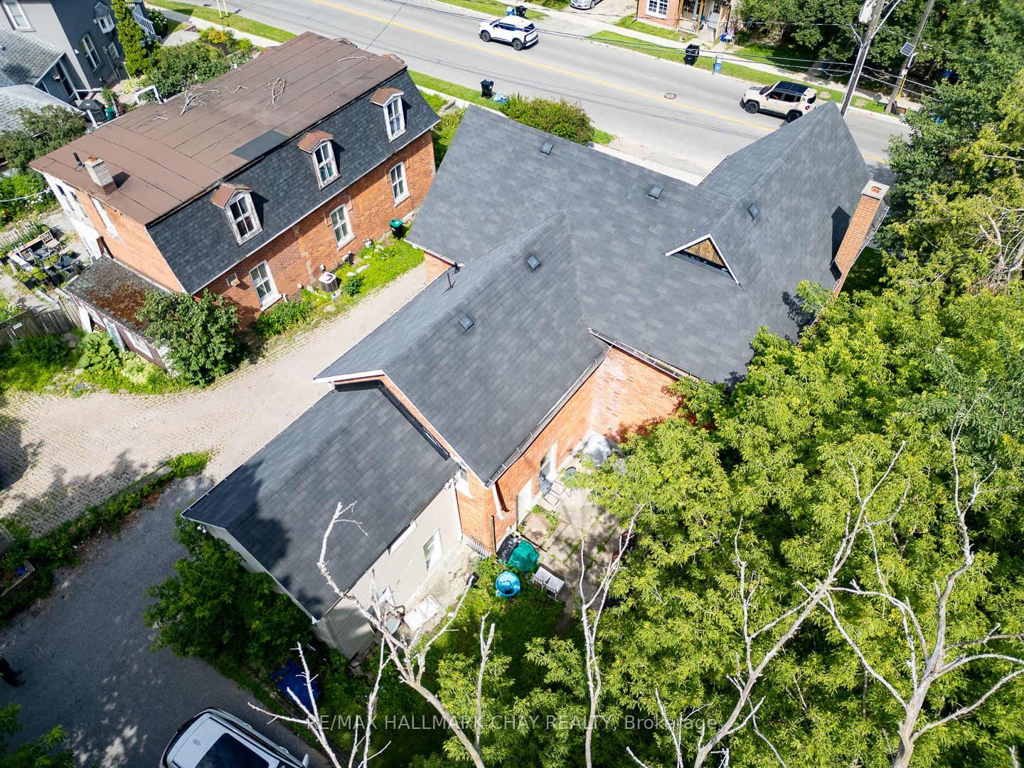 9 Penetang Street Property Photo 7