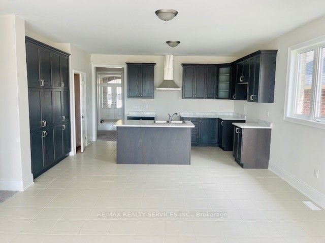 3076 Orion Boulevard Property Photo 10