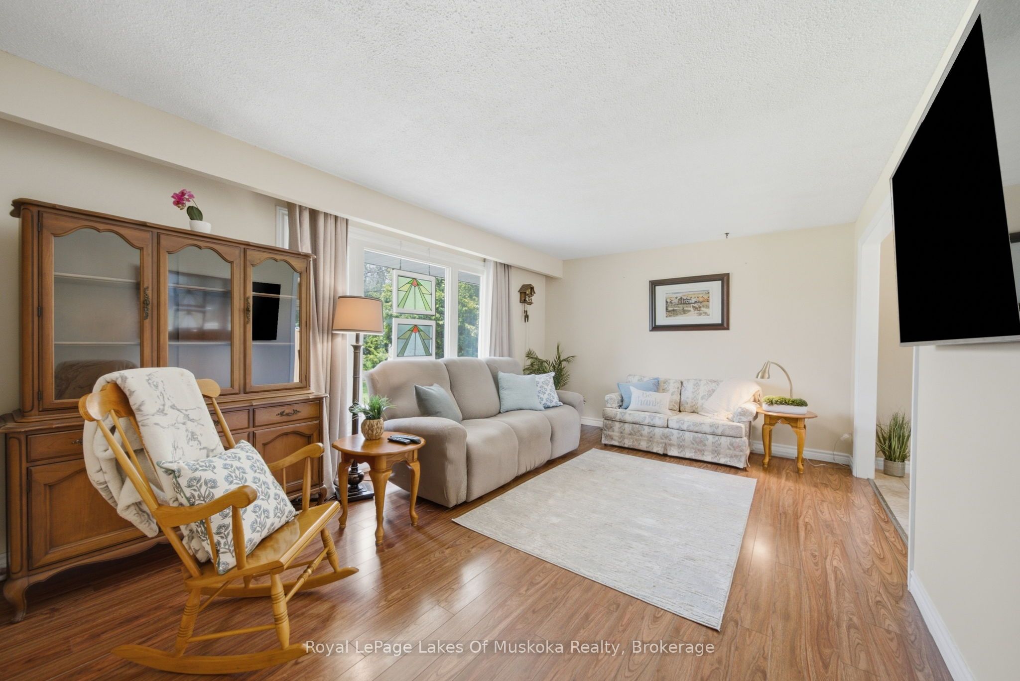 2049 Marchmont Road Property Photo 6