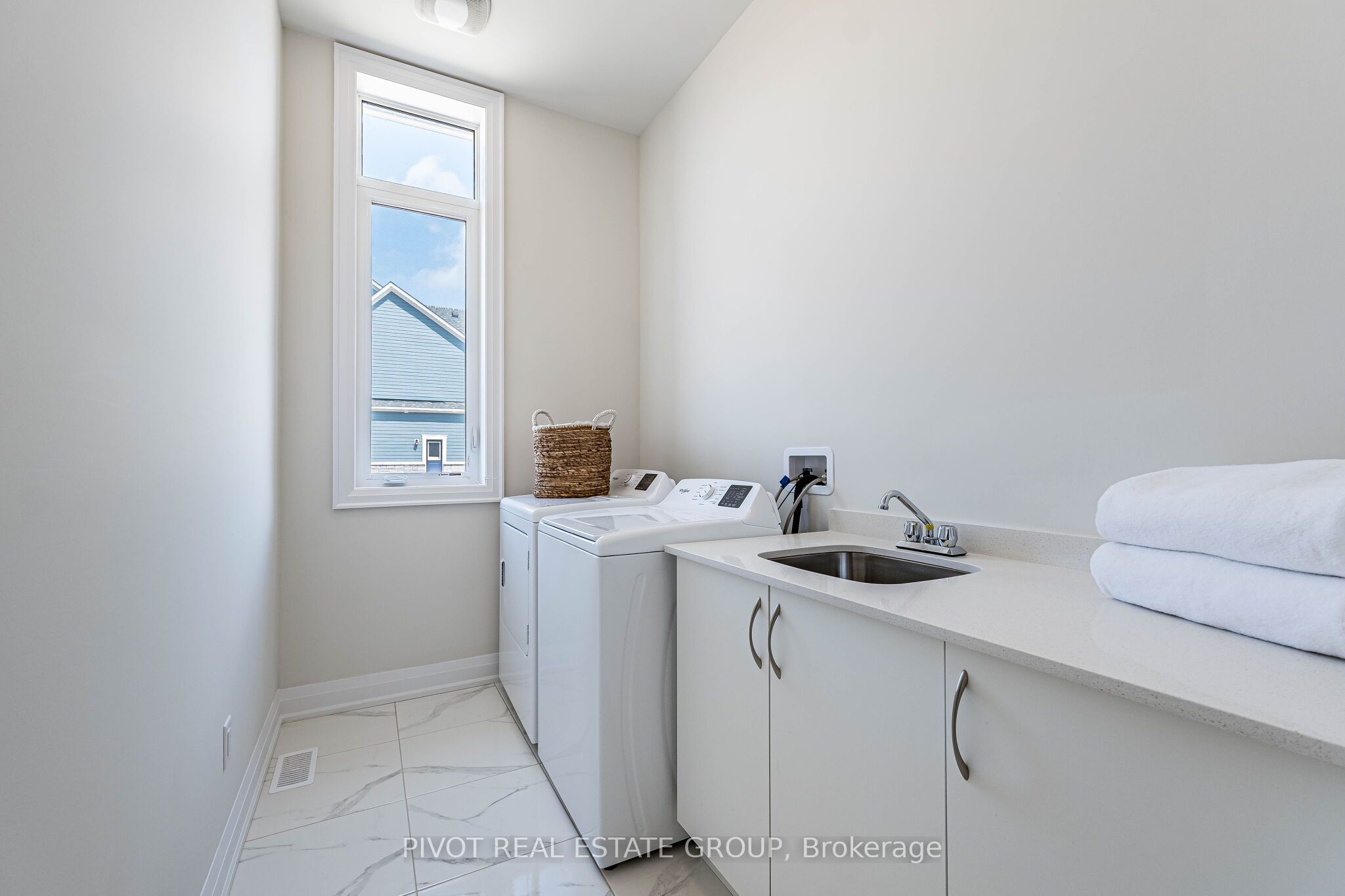10 Herbert Avenue Property Photo 10