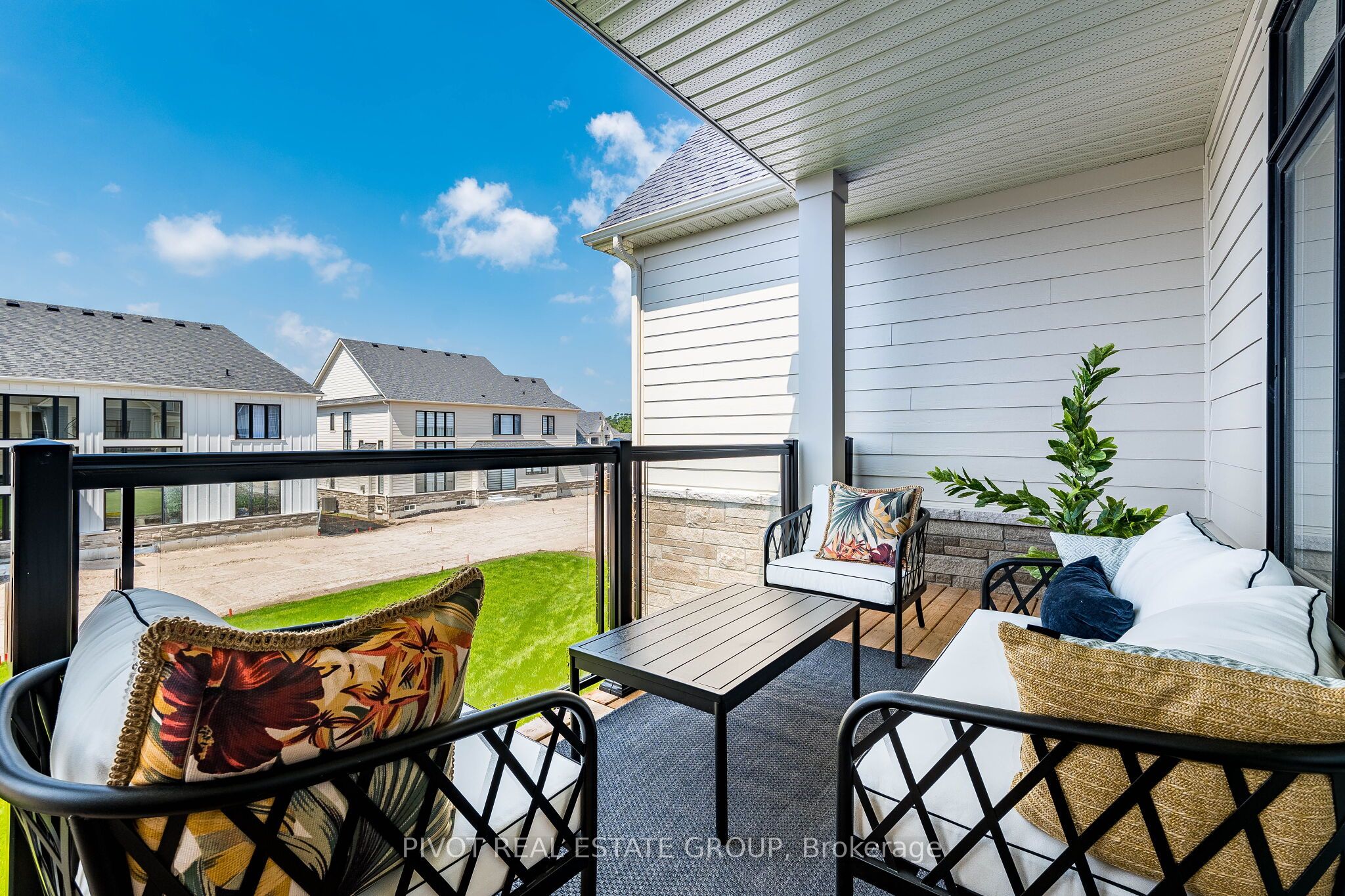 10 Herbert Avenue Property Photo 23