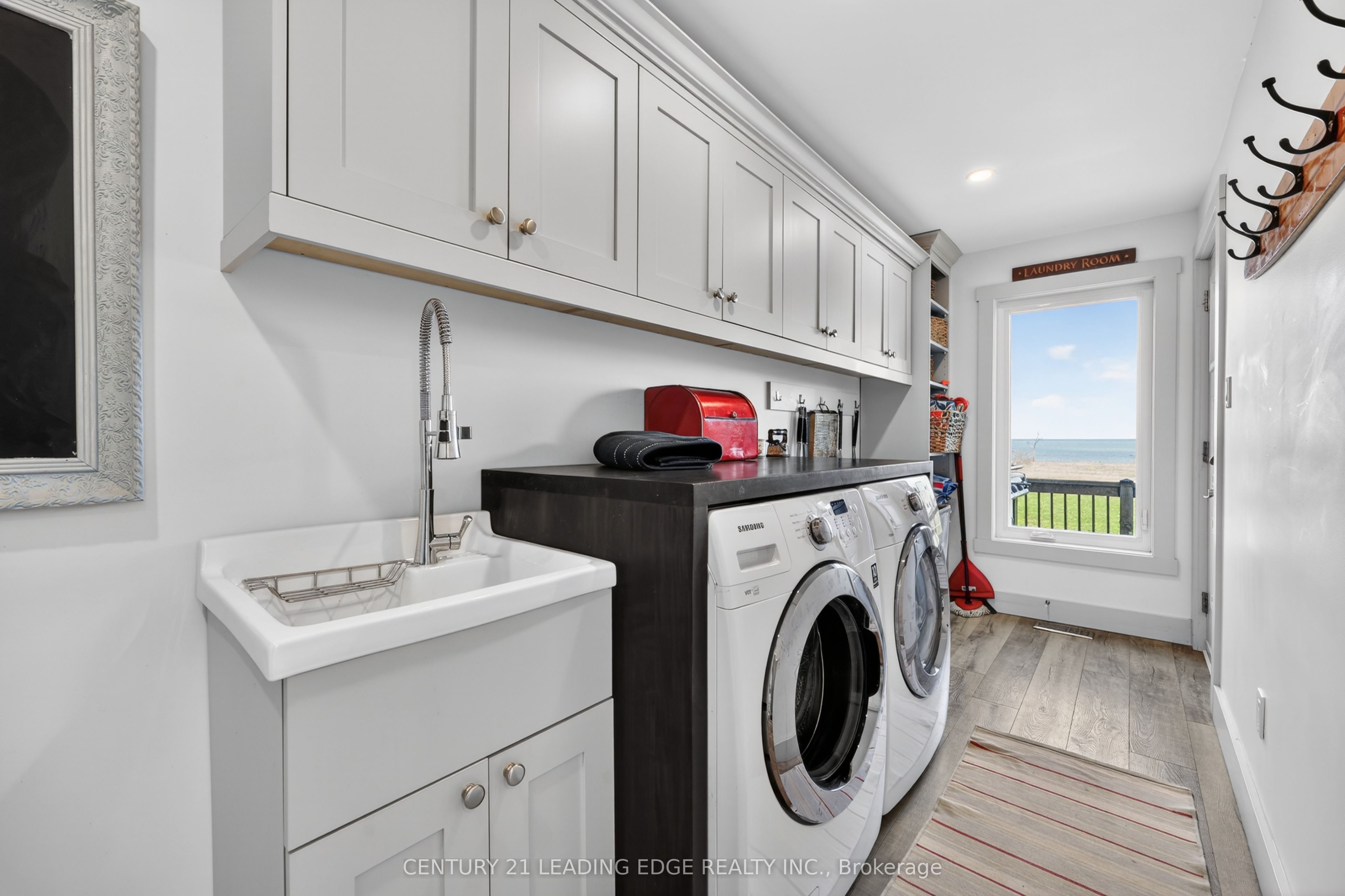 29 St Clair Street Property Photo 18