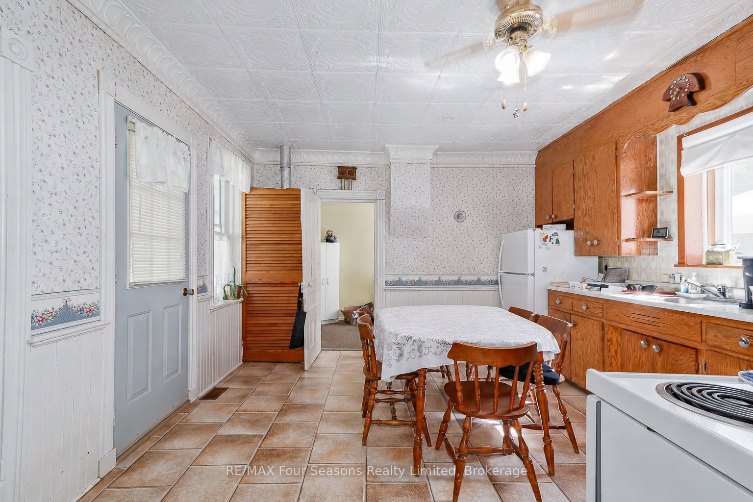 201 Sunnidale Street Property Photo 11