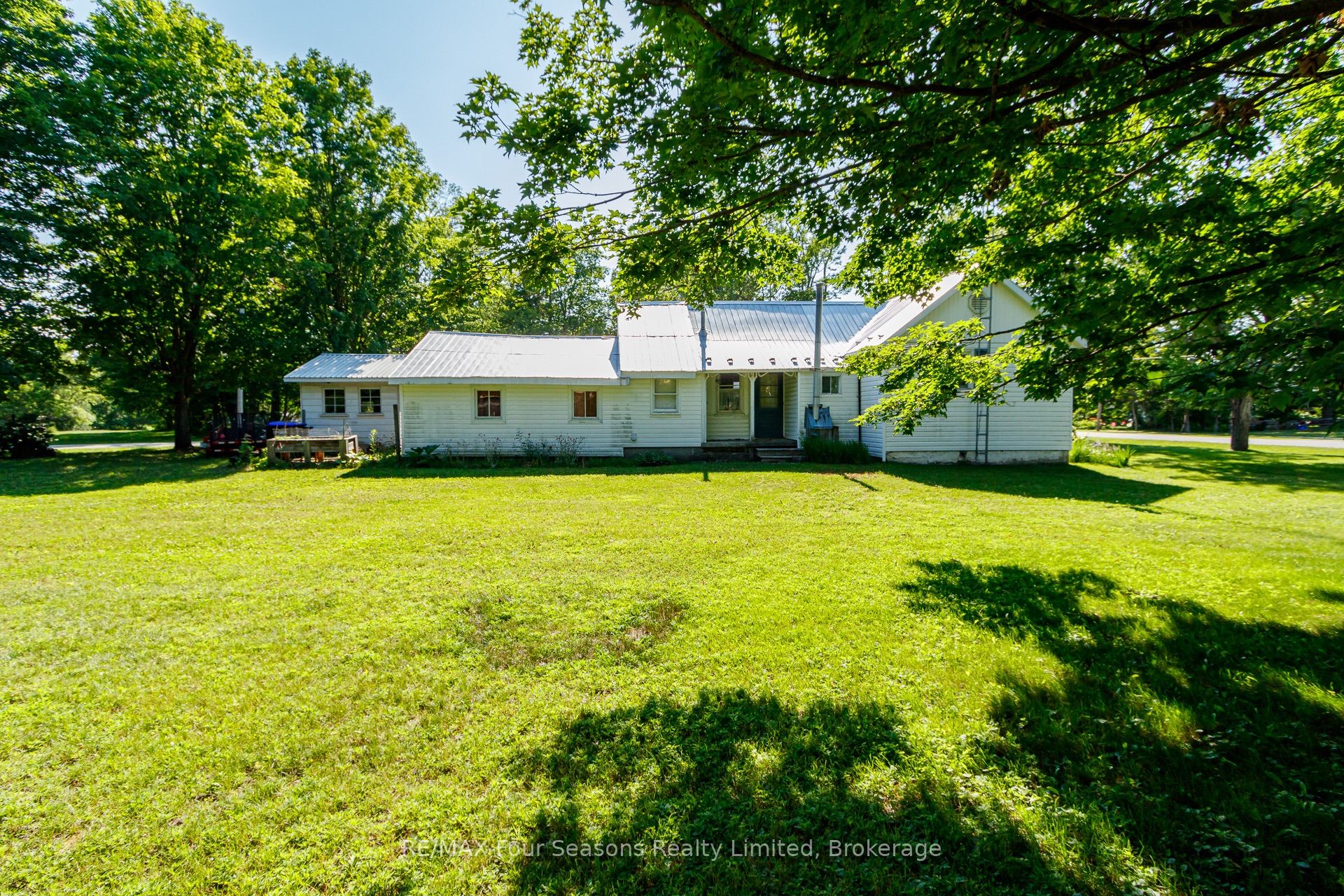 201 Sunnidale Street Property Photo 29