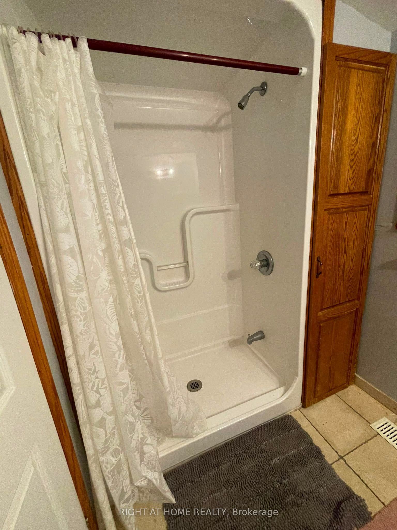 5470 Penetanguishene Road Property Photo 14