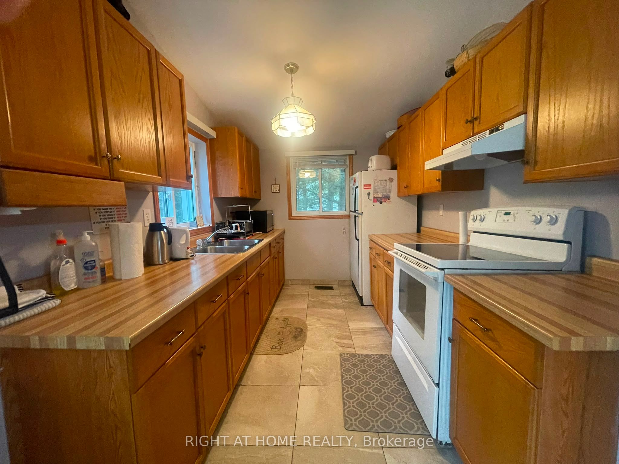 5470 Penetanguishene Road Property Photo 16