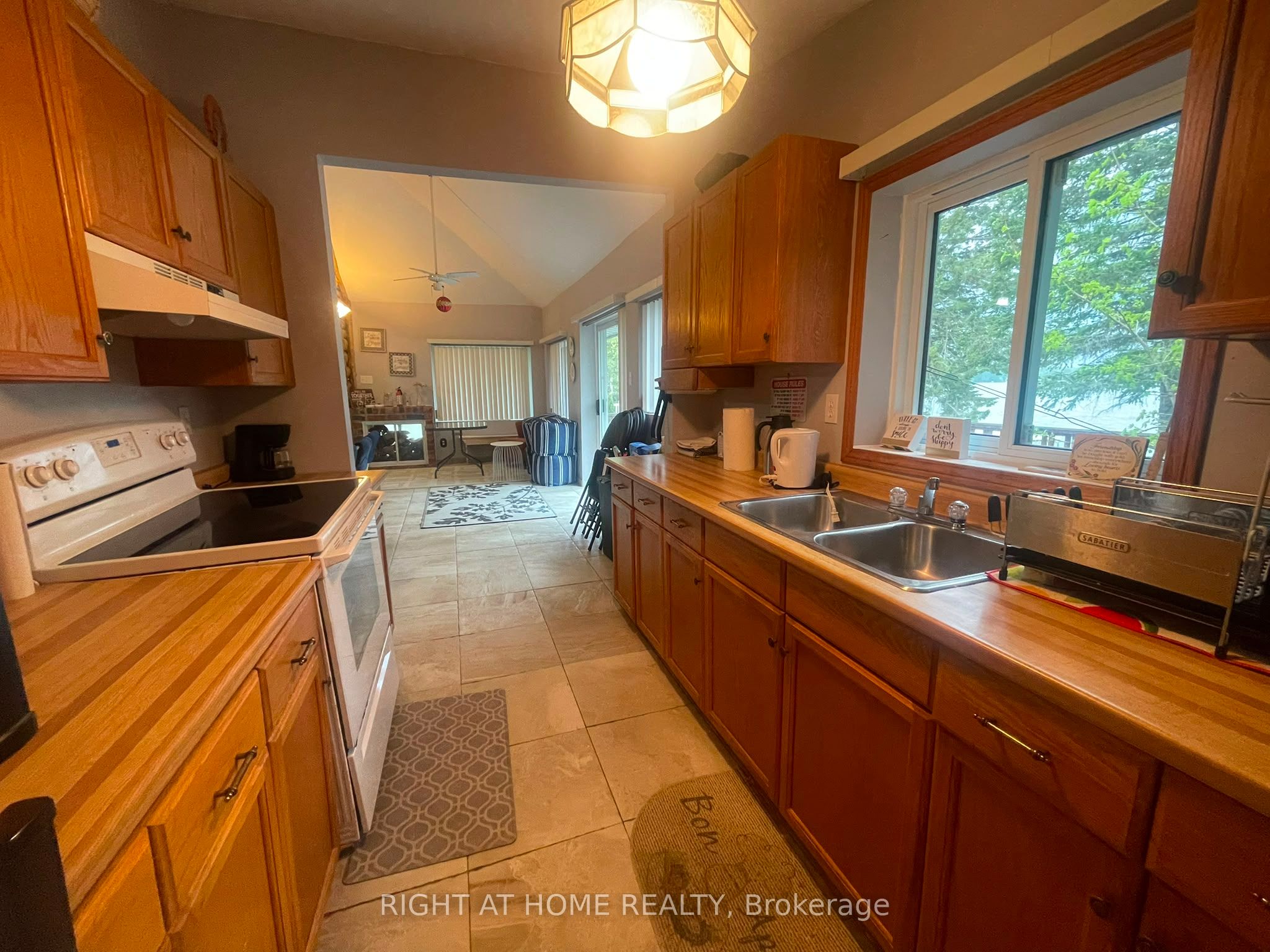 5470 Penetanguishene Road Property Photo 17